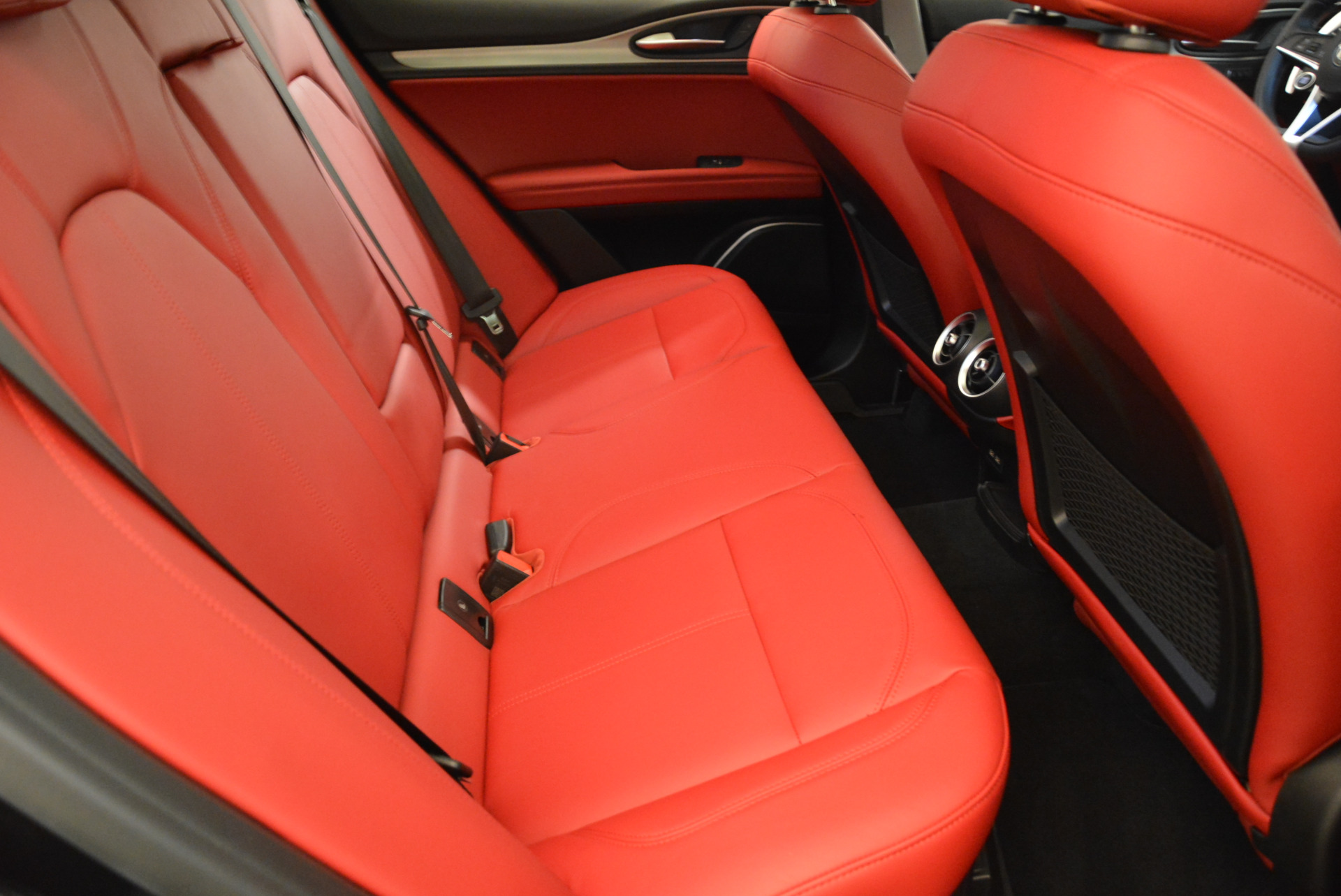 New-2018-Alfa-Romeo-Stelvio-Sport-Q4