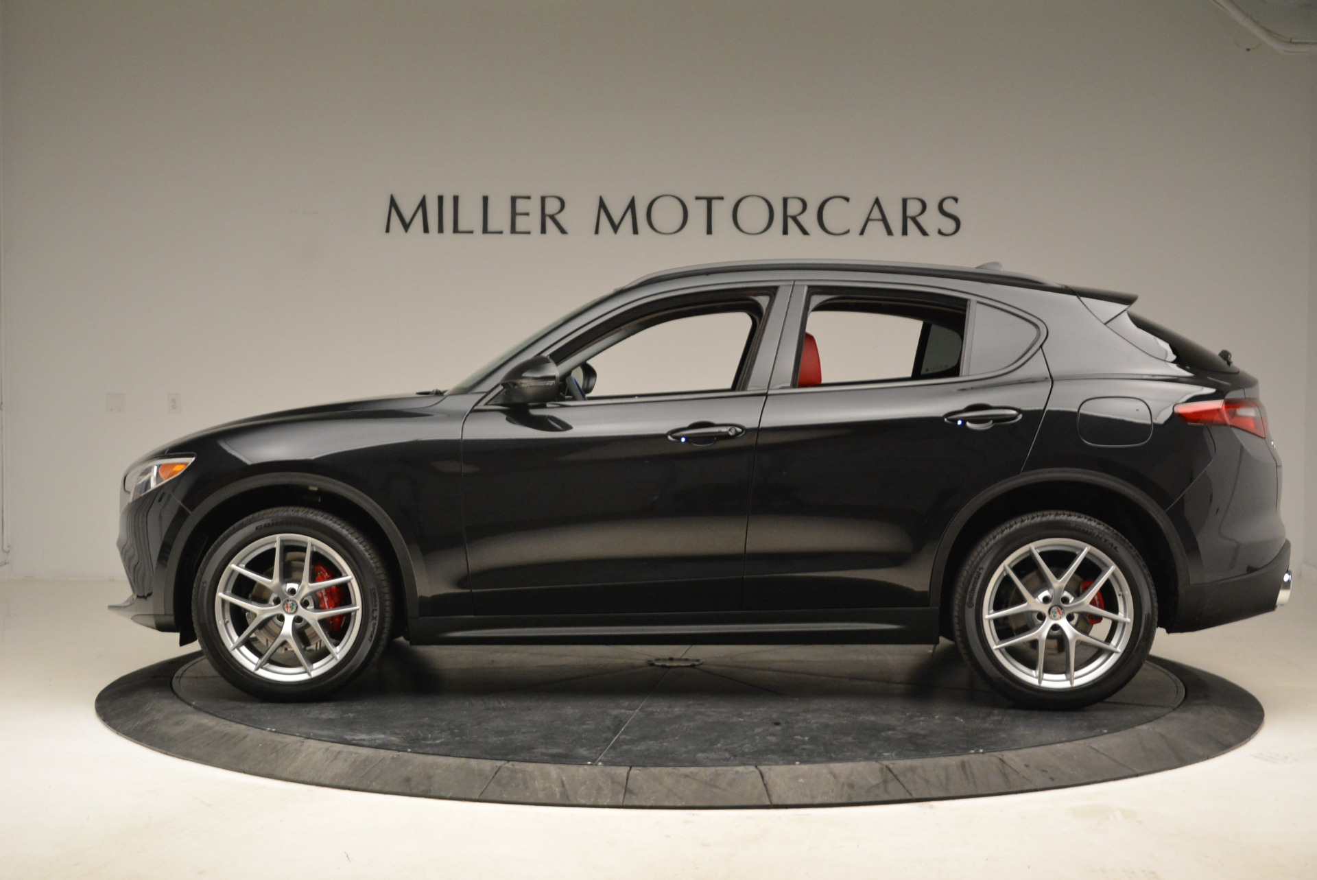 New-2018-Alfa-Romeo-Stelvio-Sport-Q4