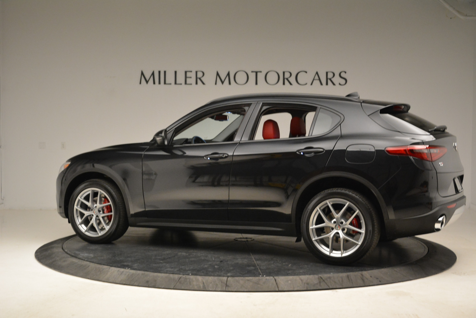 New-2018-Alfa-Romeo-Stelvio-Sport-Q4