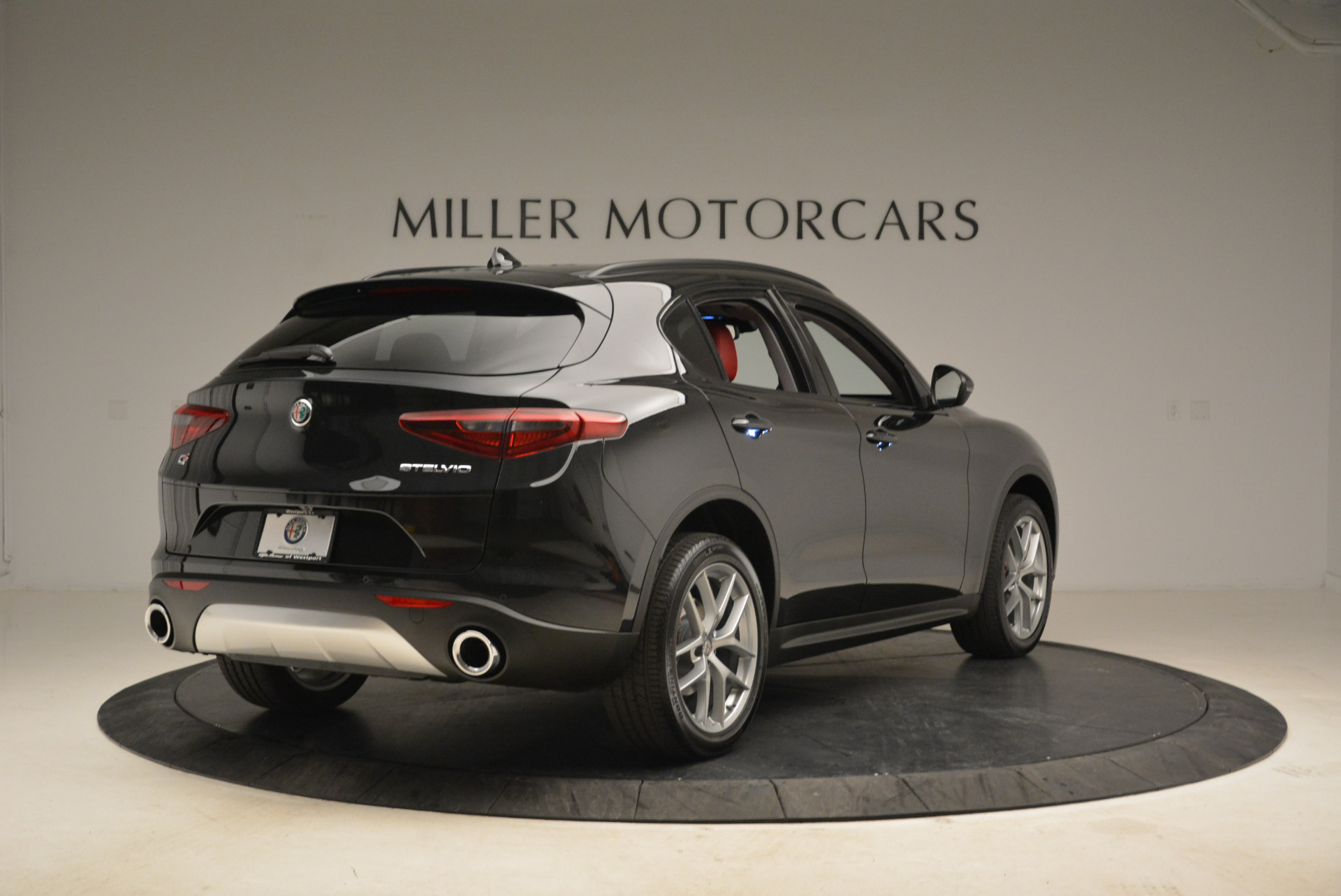 New-2018-Alfa-Romeo-Stelvio-Sport-Q4