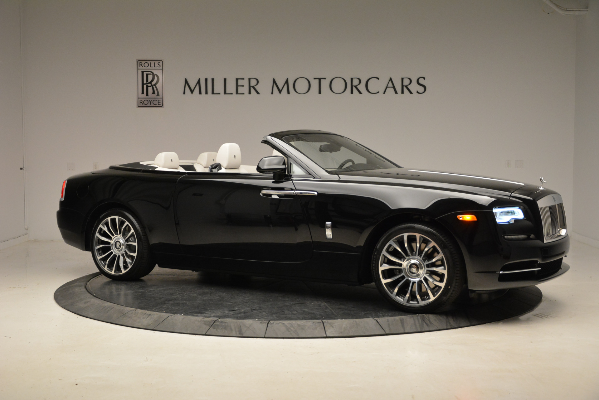 New-2018-Rolls-Royce-Dawn