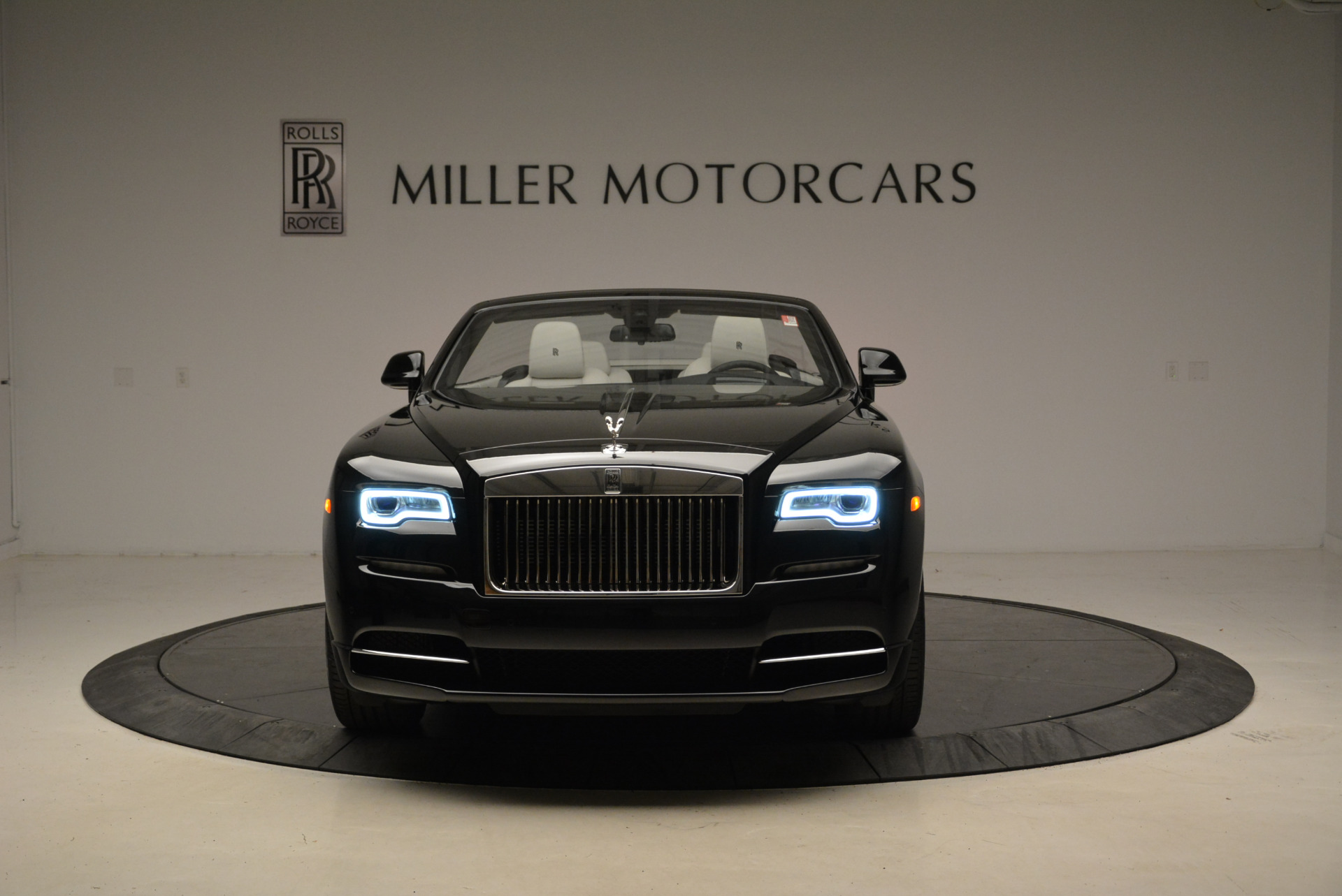 New-2018-Rolls-Royce-Dawn