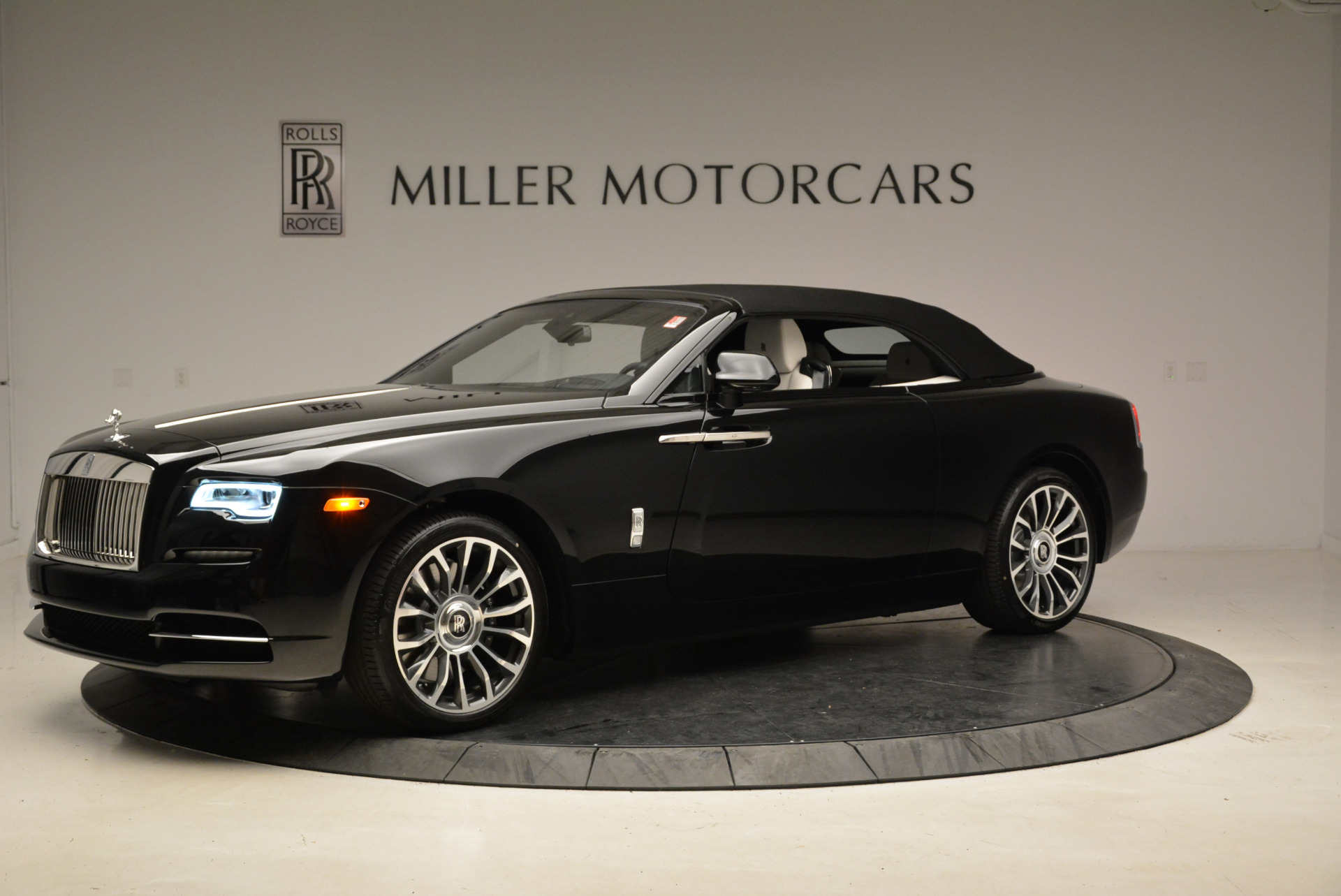 New-2018-Rolls-Royce-Dawn