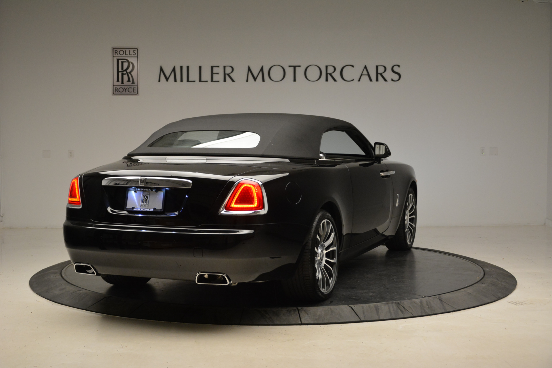 New-2018-Rolls-Royce-Dawn