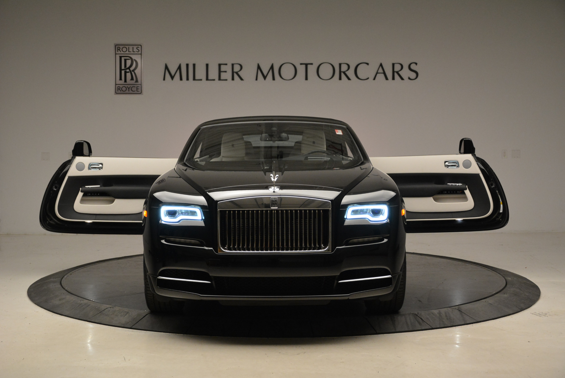 New-2018-Rolls-Royce-Dawn