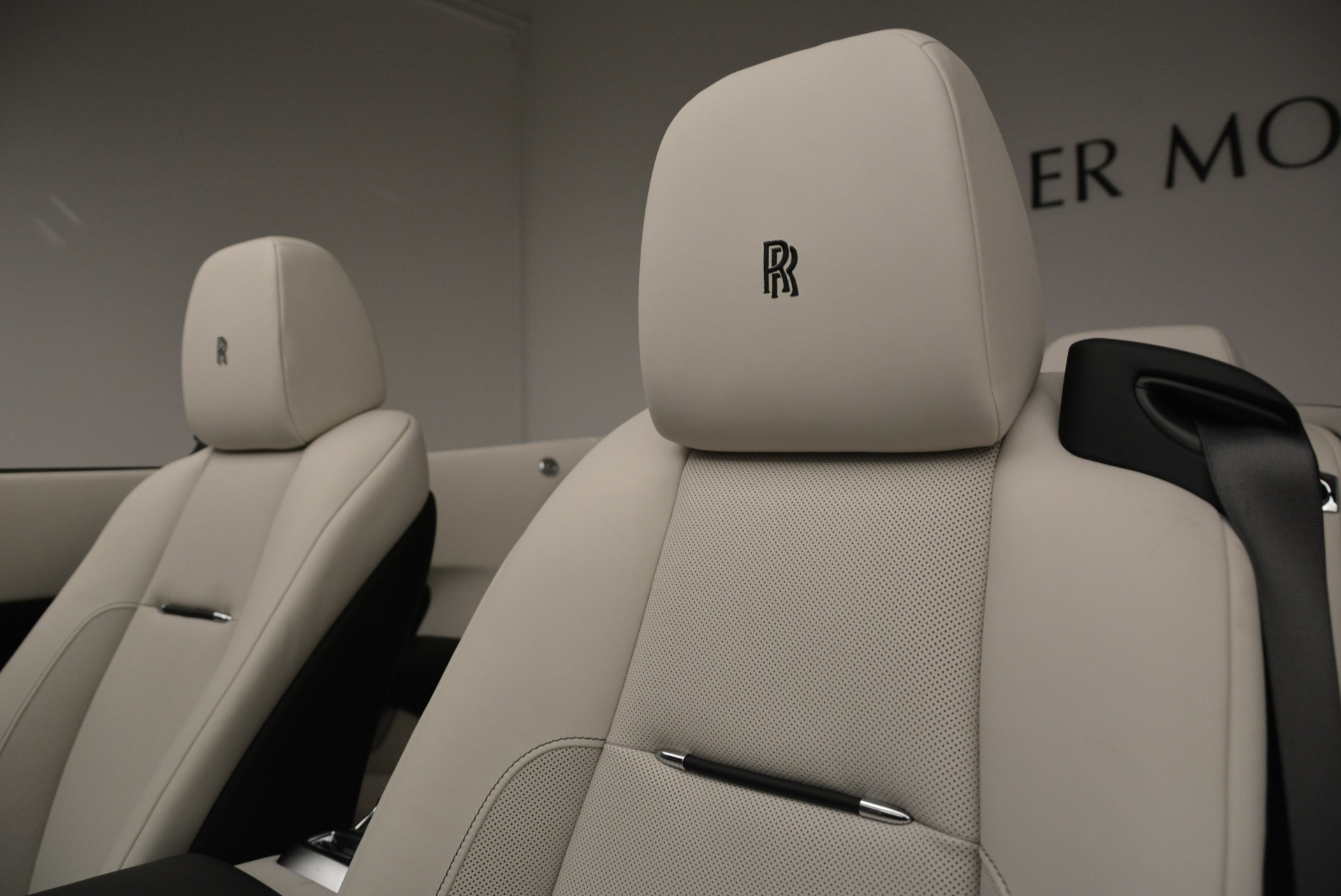 New-2018-Rolls-Royce-Dawn