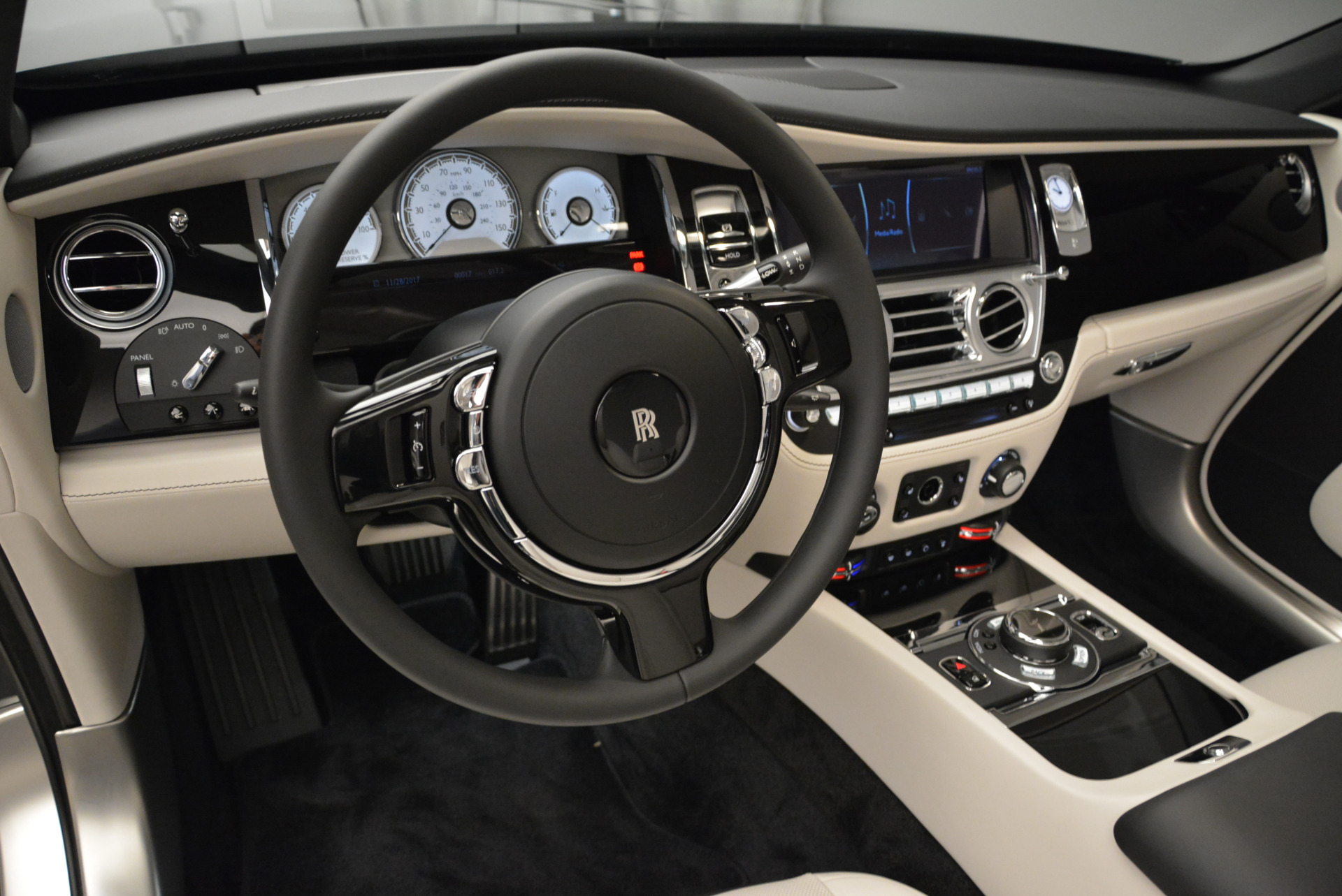 New-2018-Rolls-Royce-Dawn