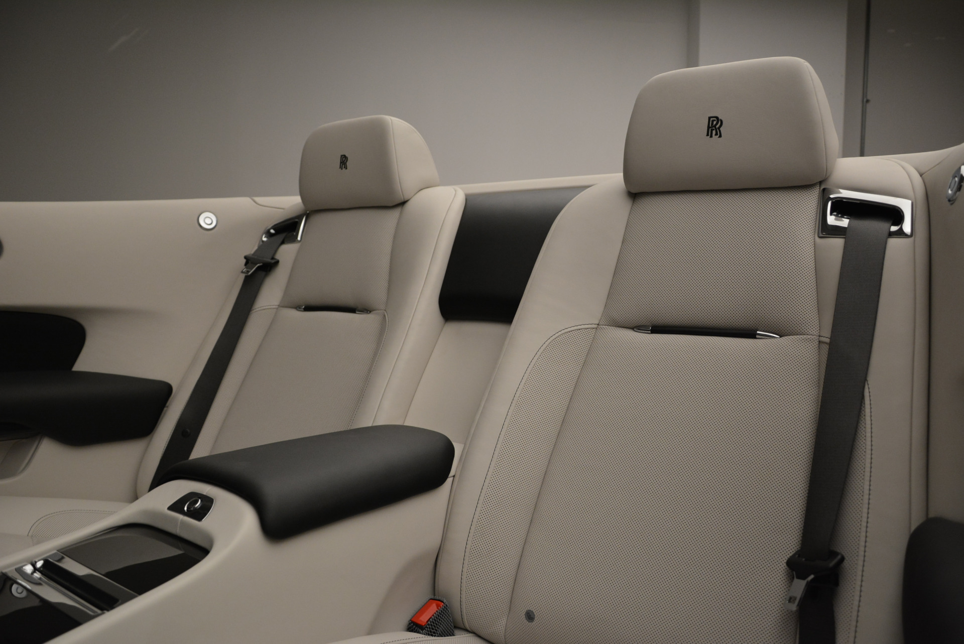 New-2018-Rolls-Royce-Dawn