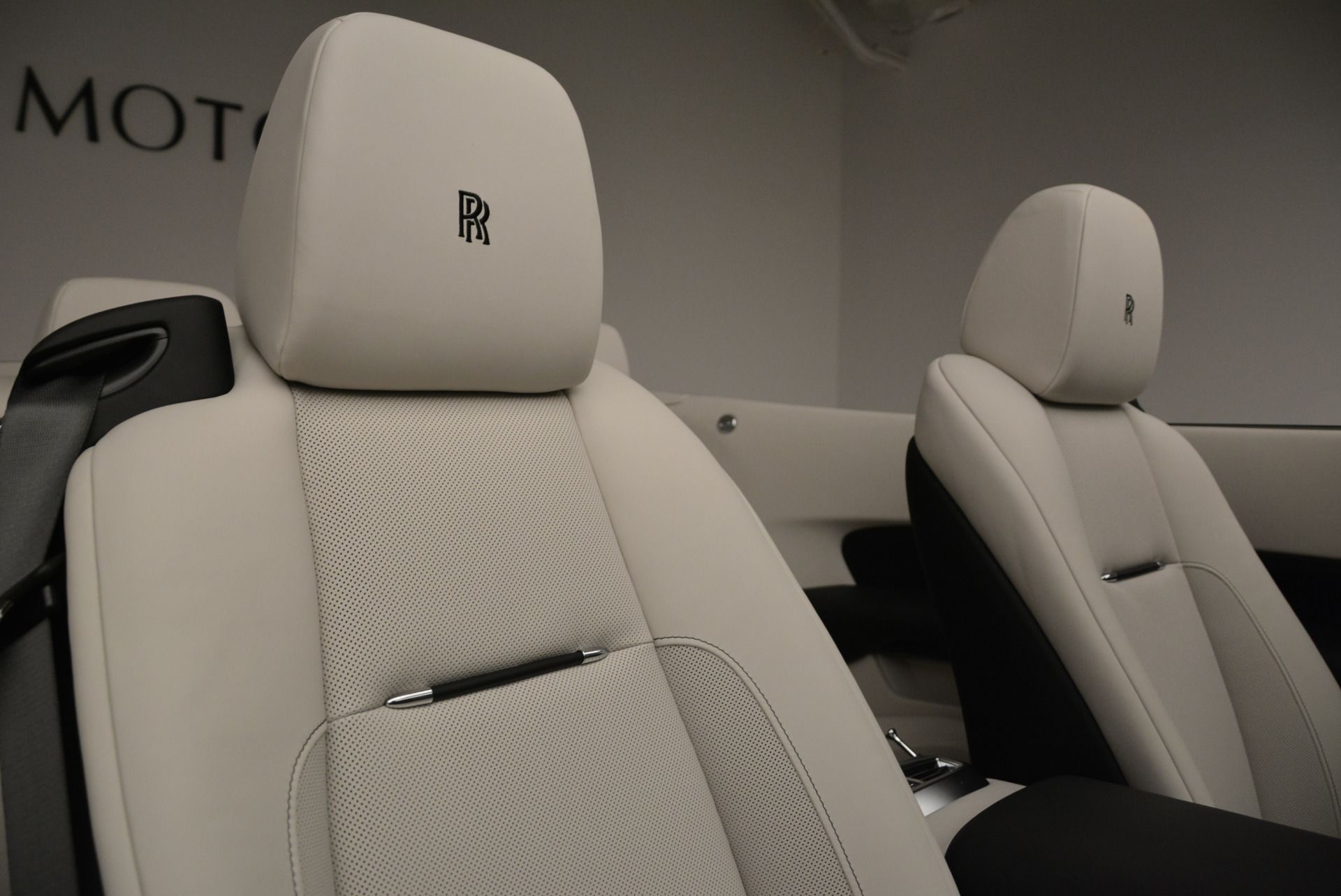 New-2018-Rolls-Royce-Dawn