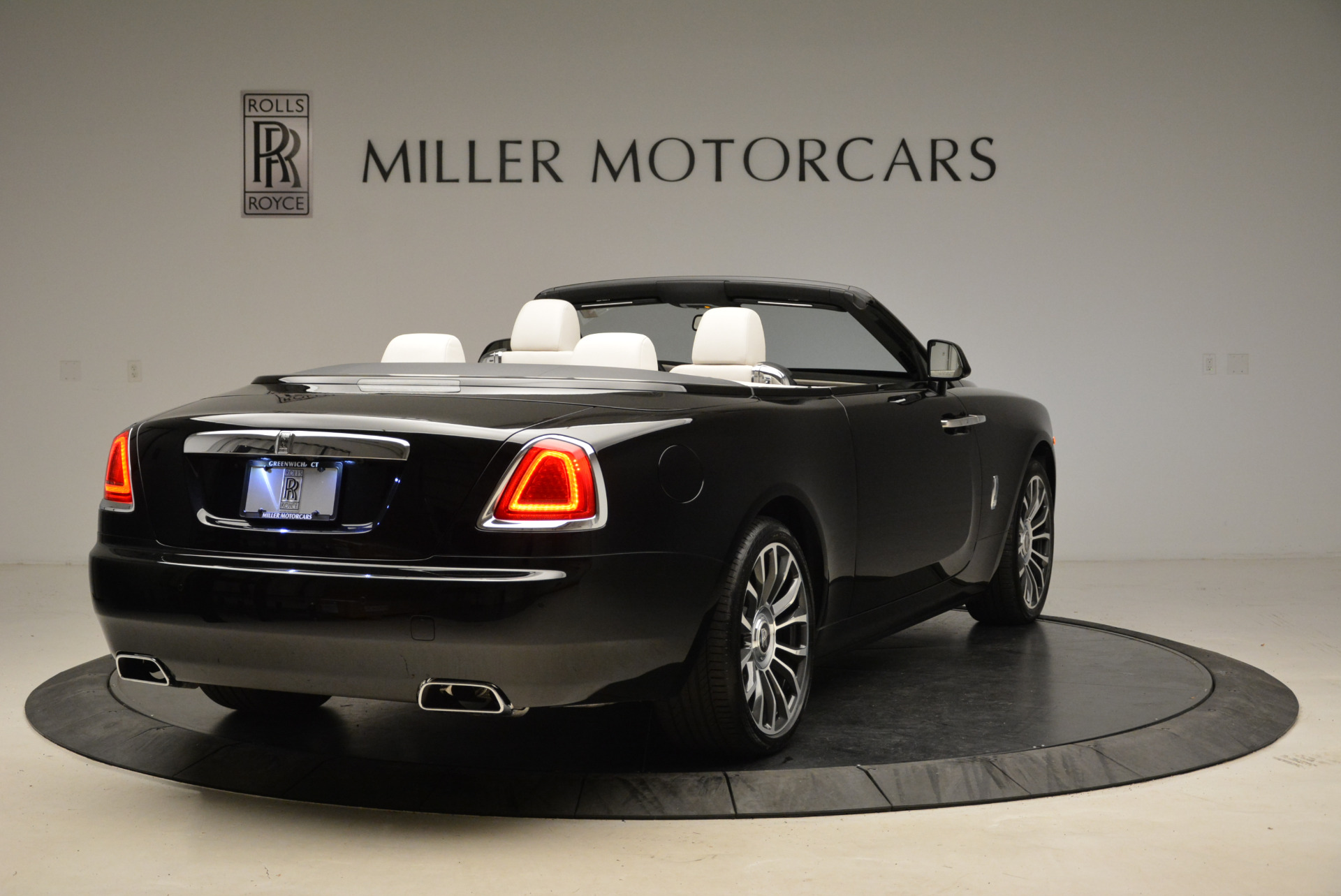 New-2018-Rolls-Royce-Dawn