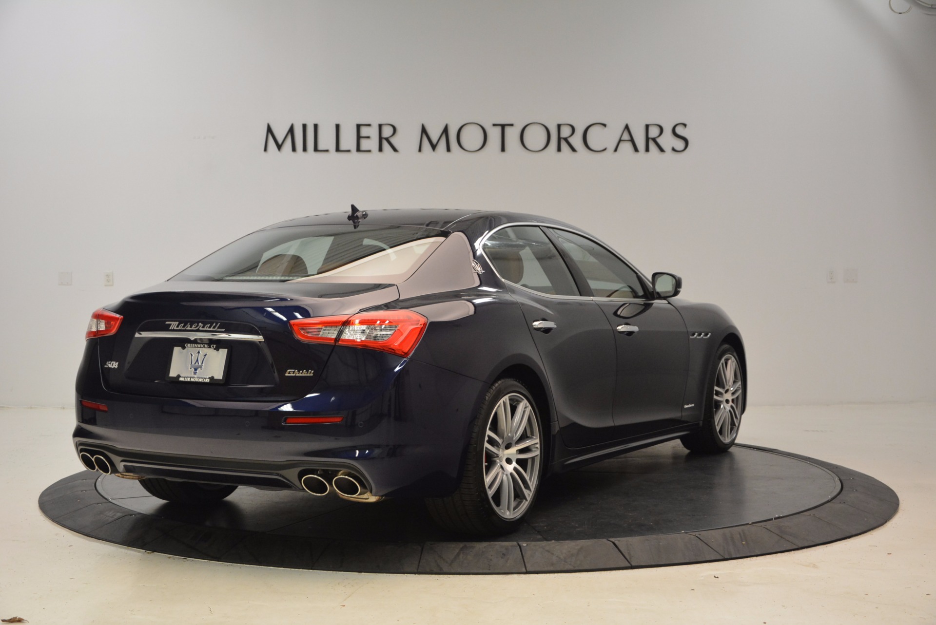 New-2018-Maserati-Ghibli-S-Q4-GranLusso