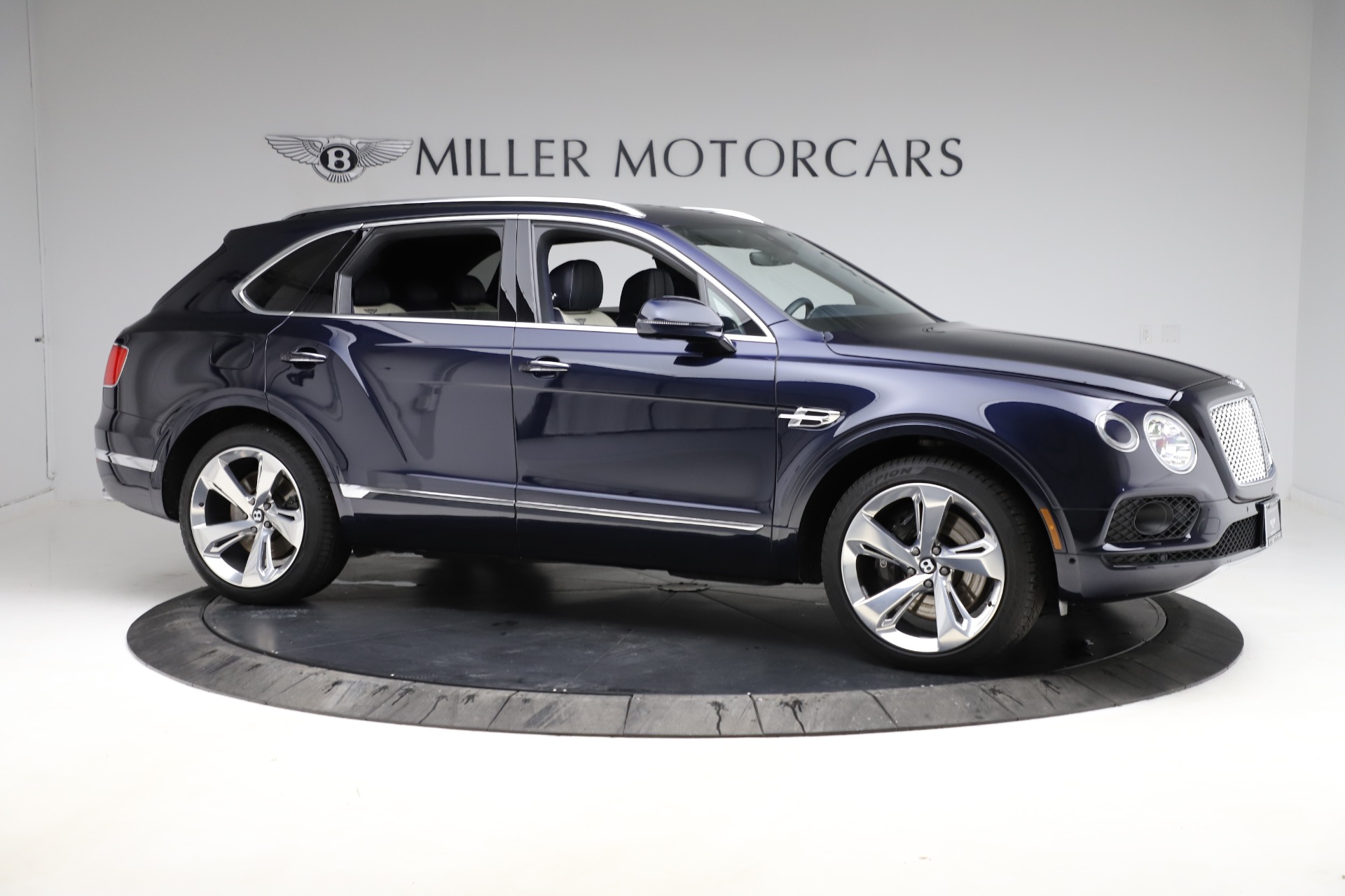Used-2018-Bentley-Bentayga-W12-Signature