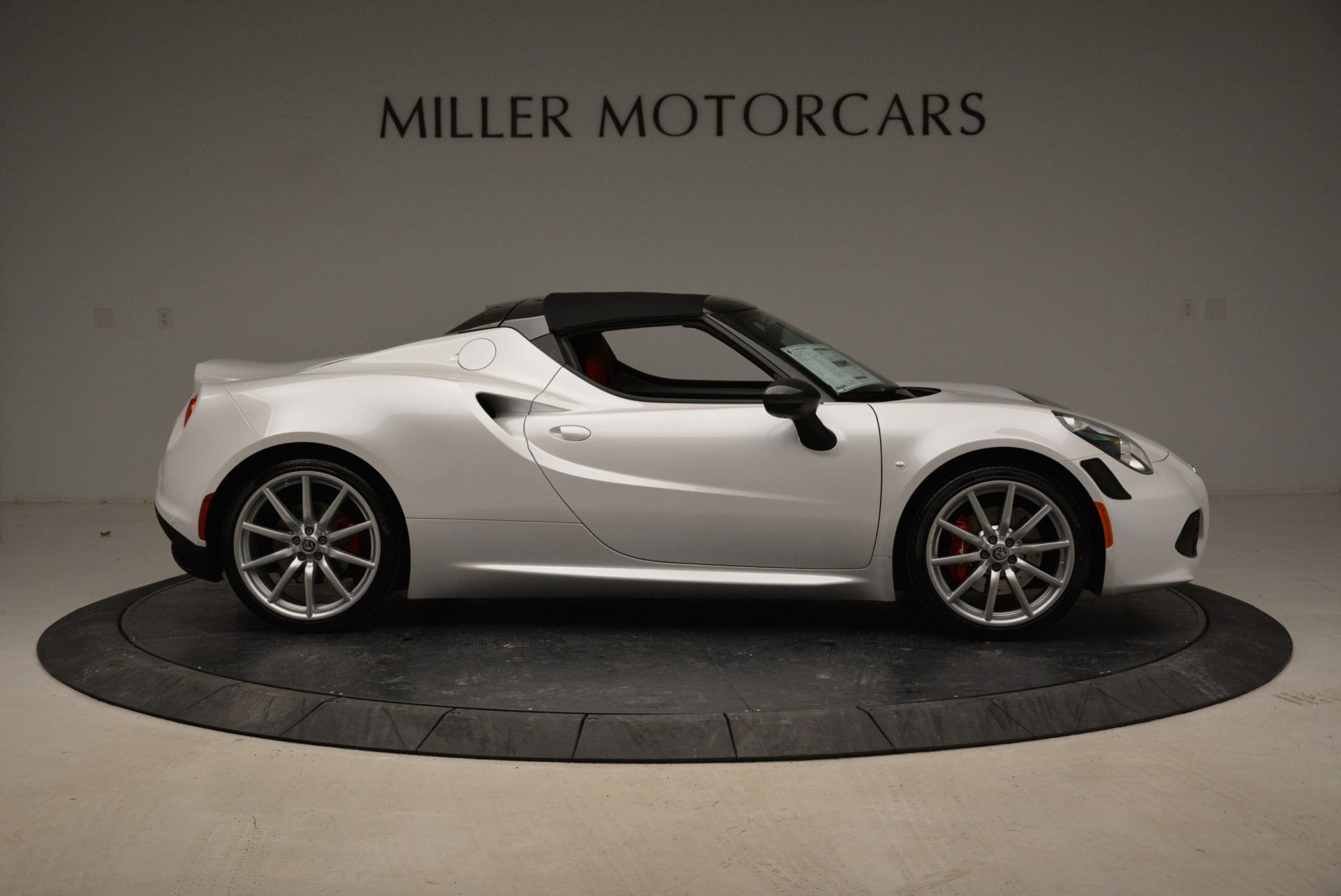 Used-2018-Alfa-Romeo-4C-Spider
