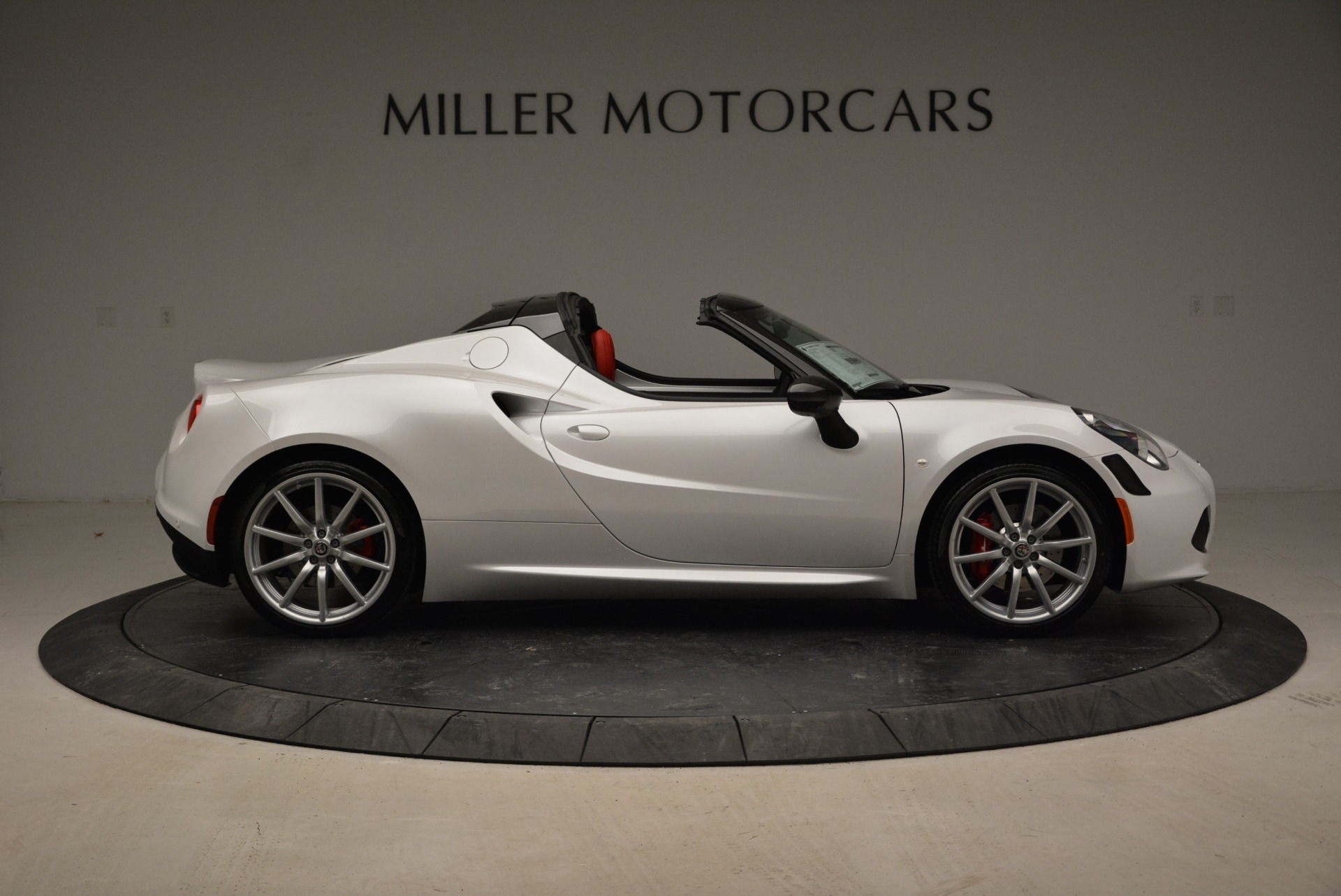 Used-2018-Alfa-Romeo-4C-Spider