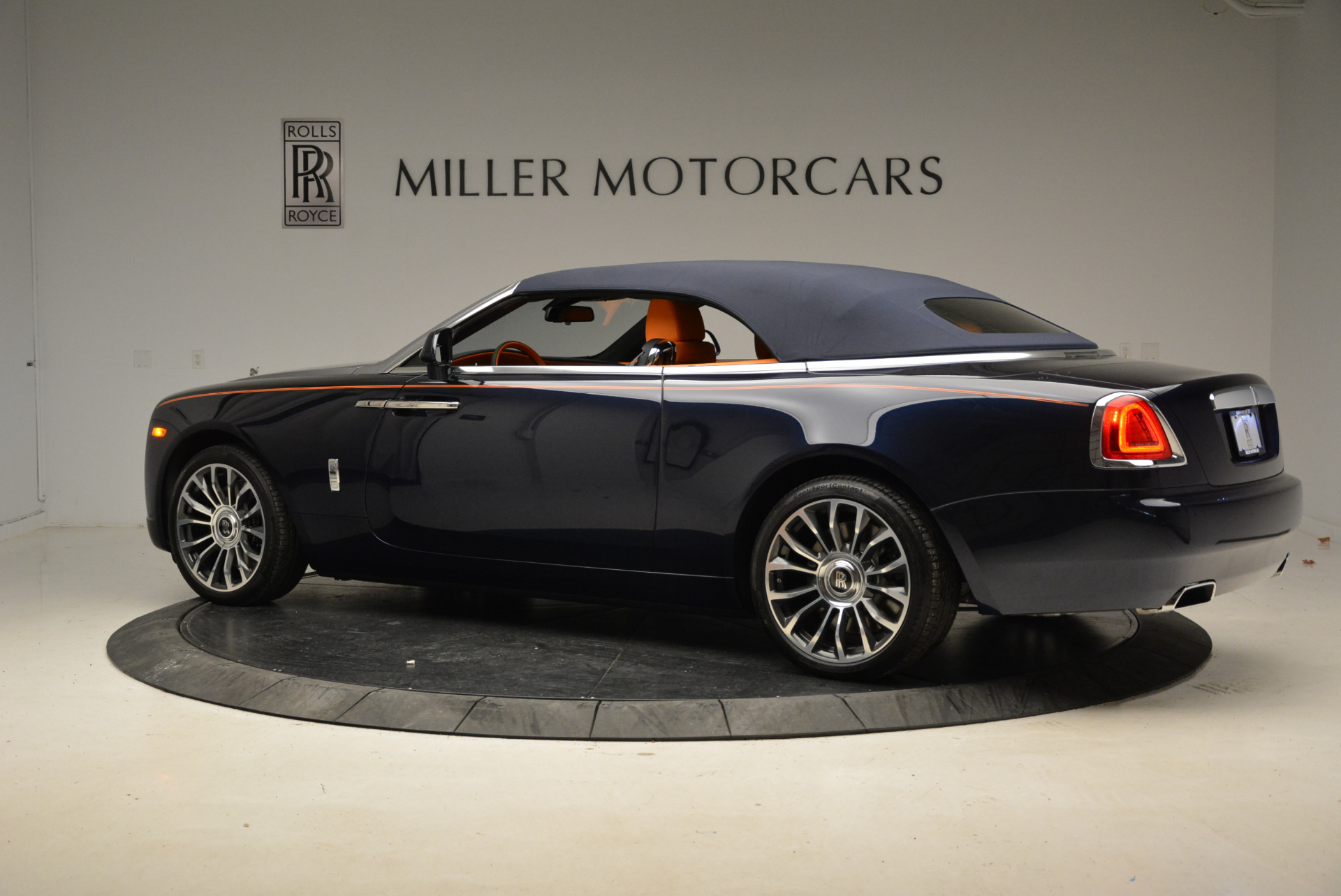 New-2018-Rolls-Royce-Dawn