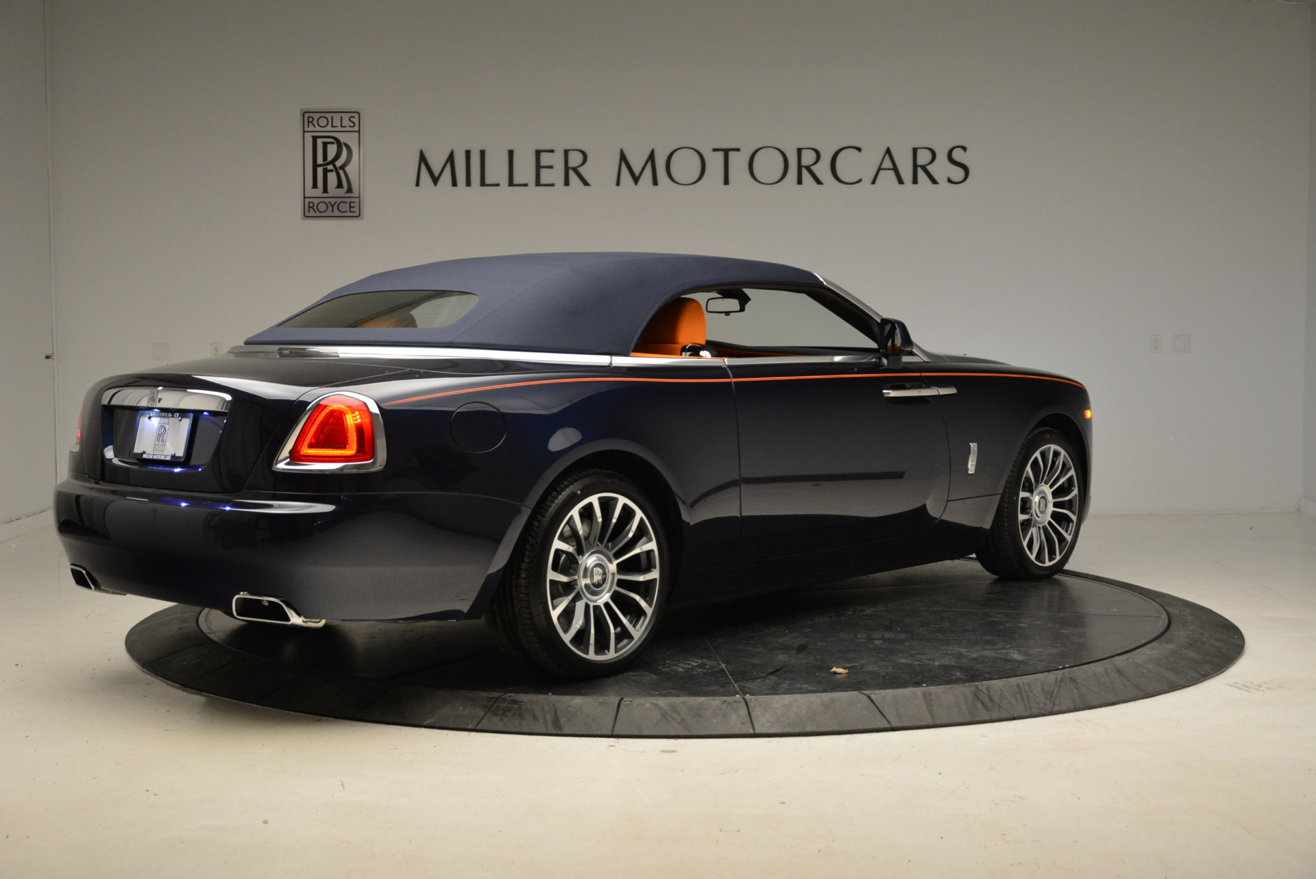 New-2018-Rolls-Royce-Dawn