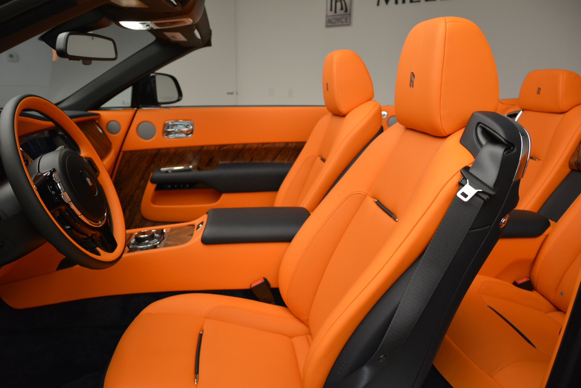 New-2018-Rolls-Royce-Dawn