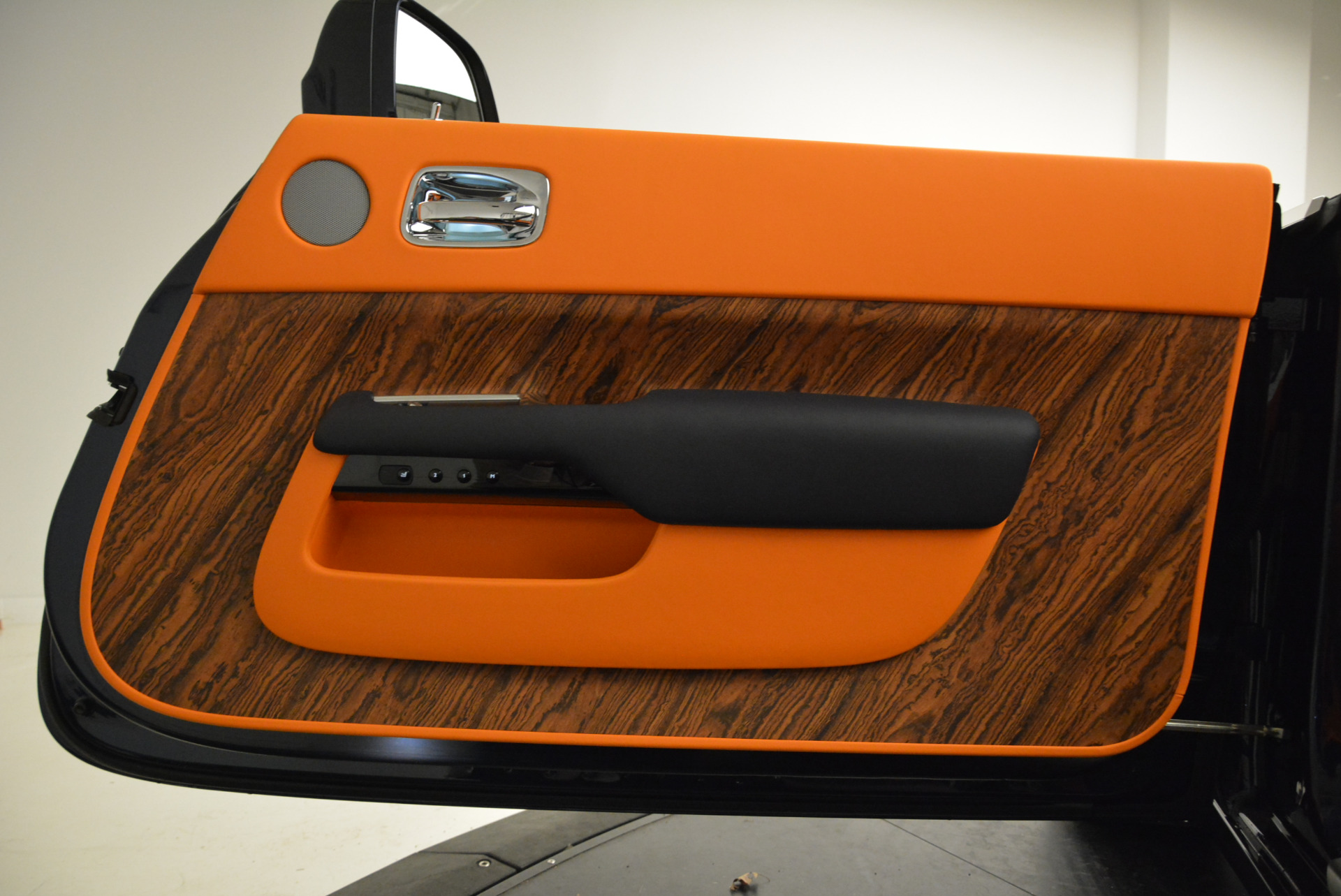 New-2018-Rolls-Royce-Dawn