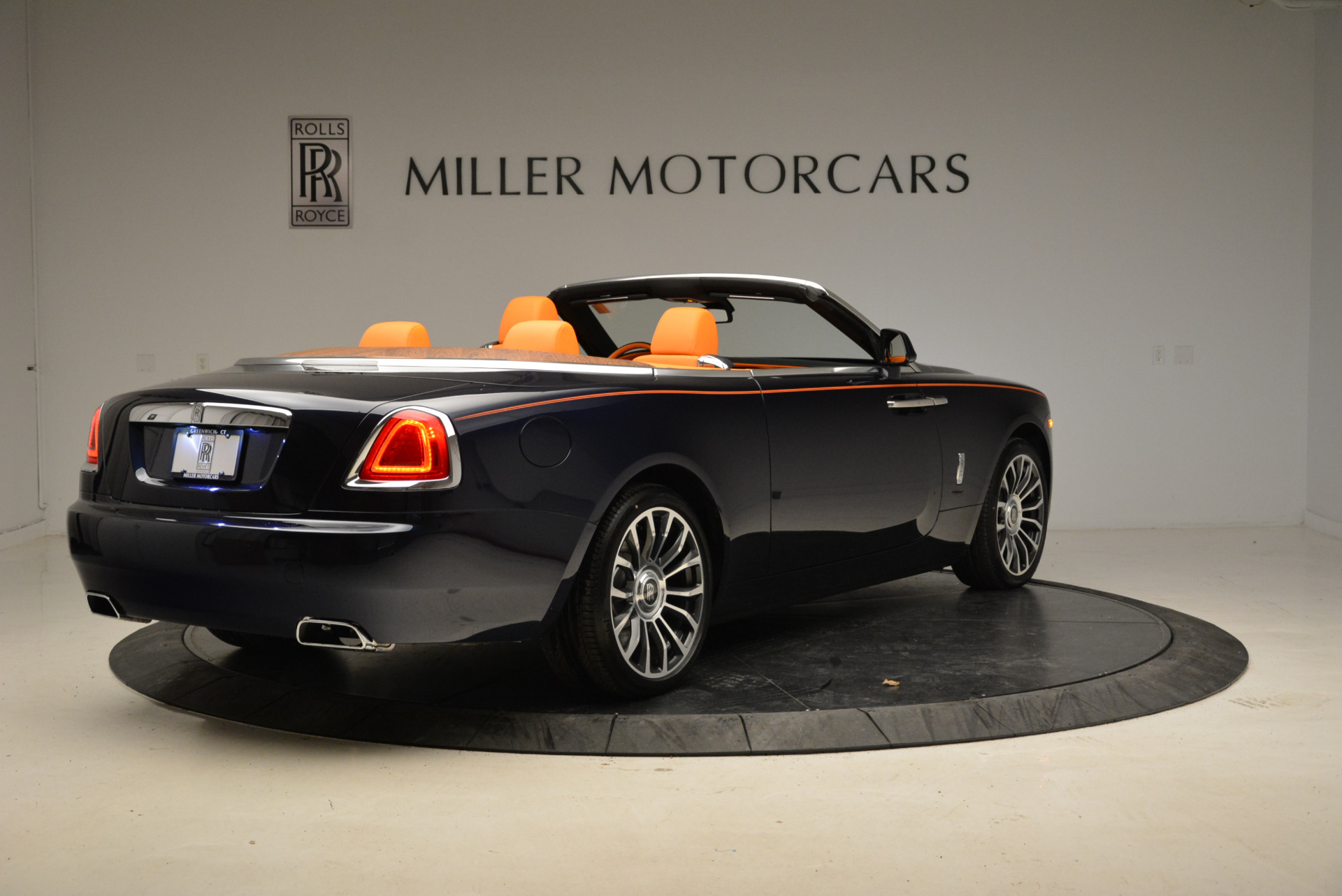 New-2018-Rolls-Royce-Dawn