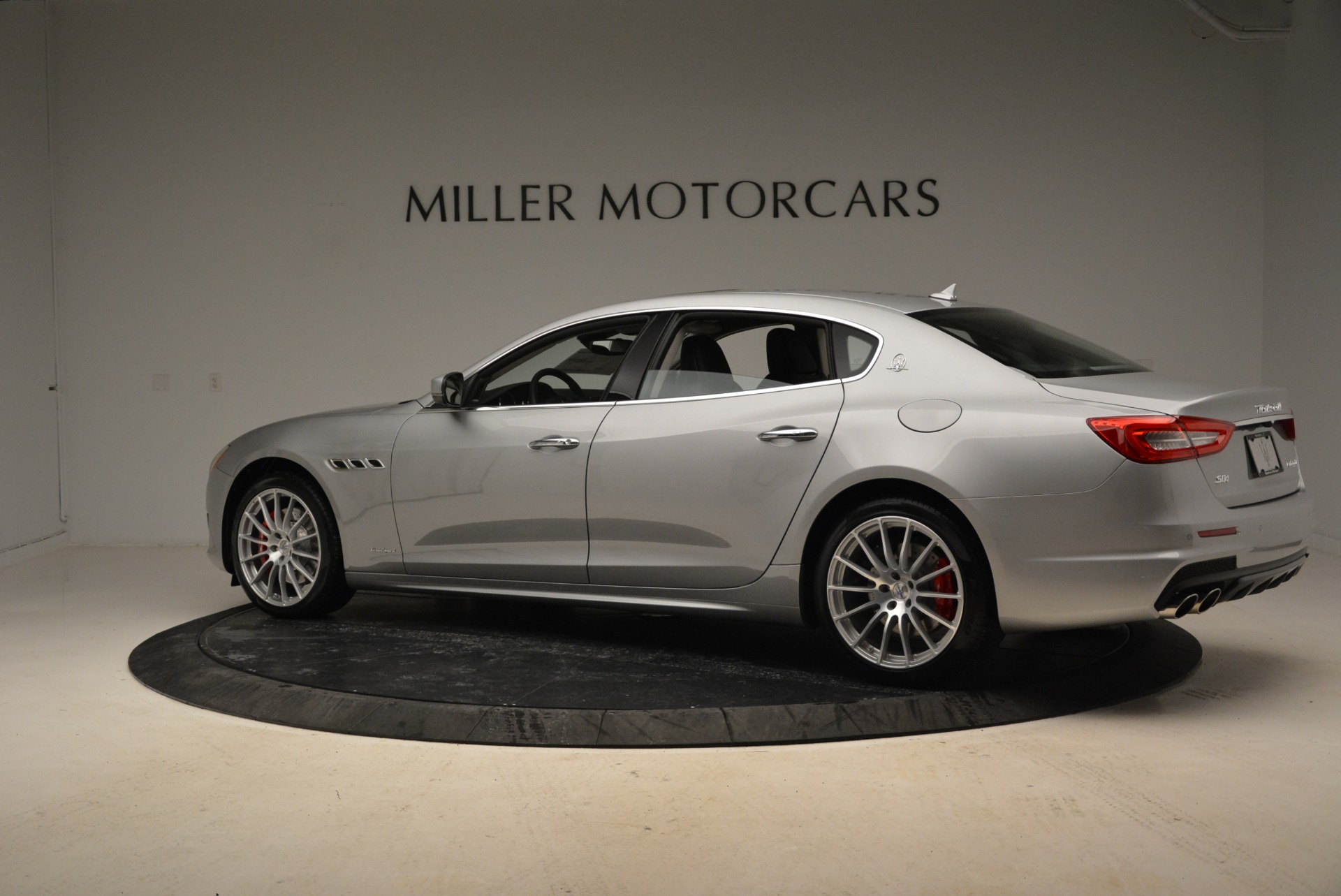 Used-2018-Maserati-Quattroporte-S-Q4-Gransport