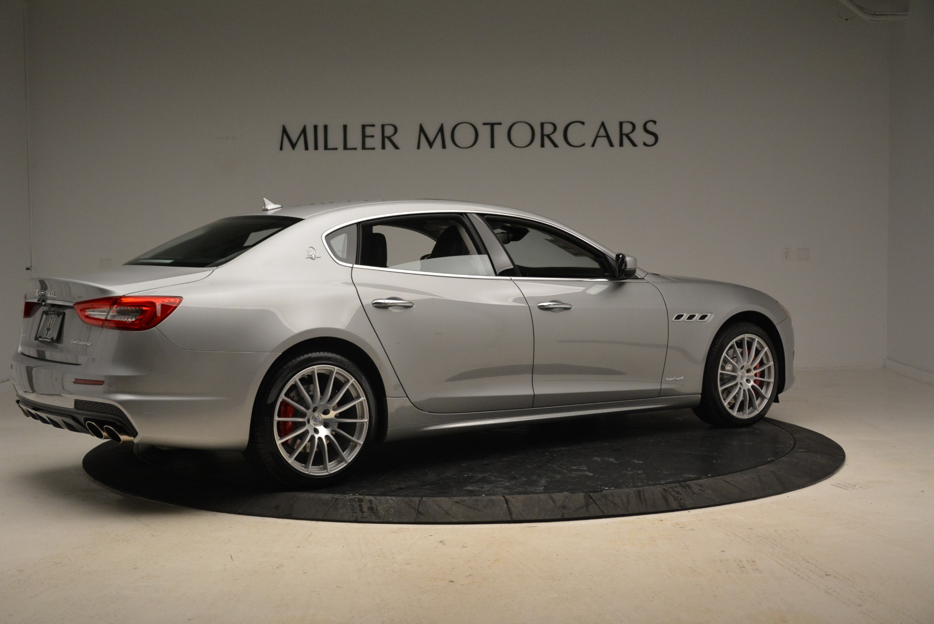 Used-2018-Maserati-Quattroporte-S-Q4-Gransport