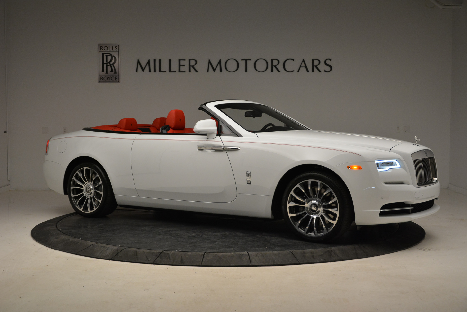 New-2018-Rolls-Royce-Dawn