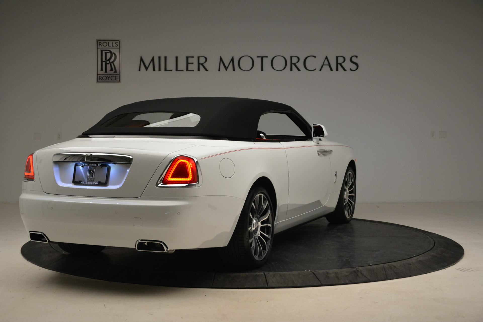 New-2018-Rolls-Royce-Dawn