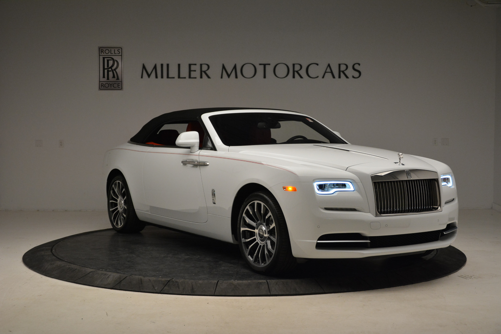 New-2018-Rolls-Royce-Dawn