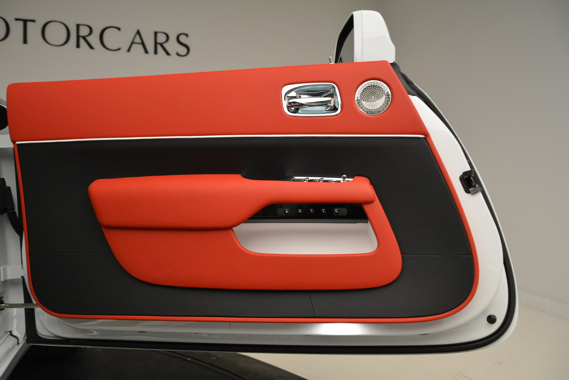 New-2018-Rolls-Royce-Dawn