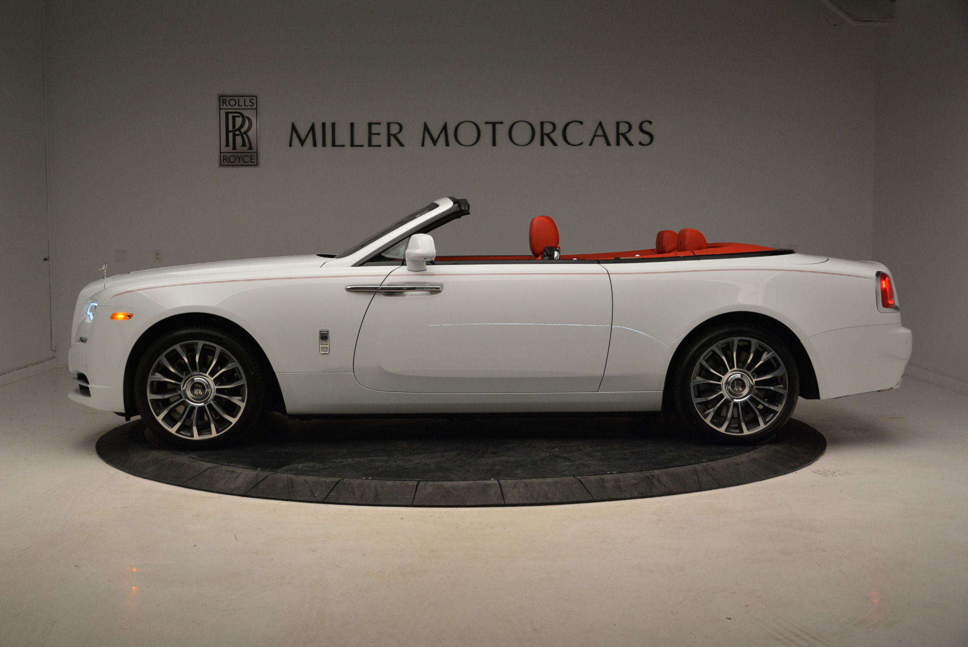 New-2018-Rolls-Royce-Dawn