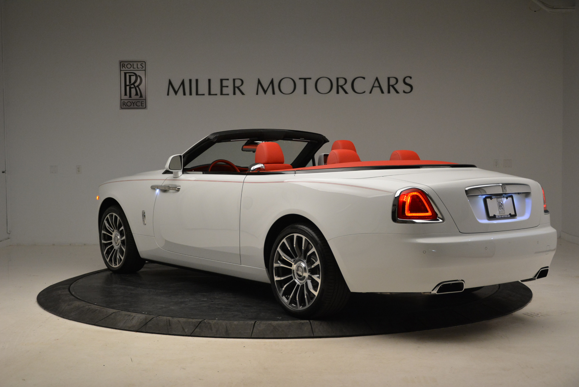 New-2018-Rolls-Royce-Dawn