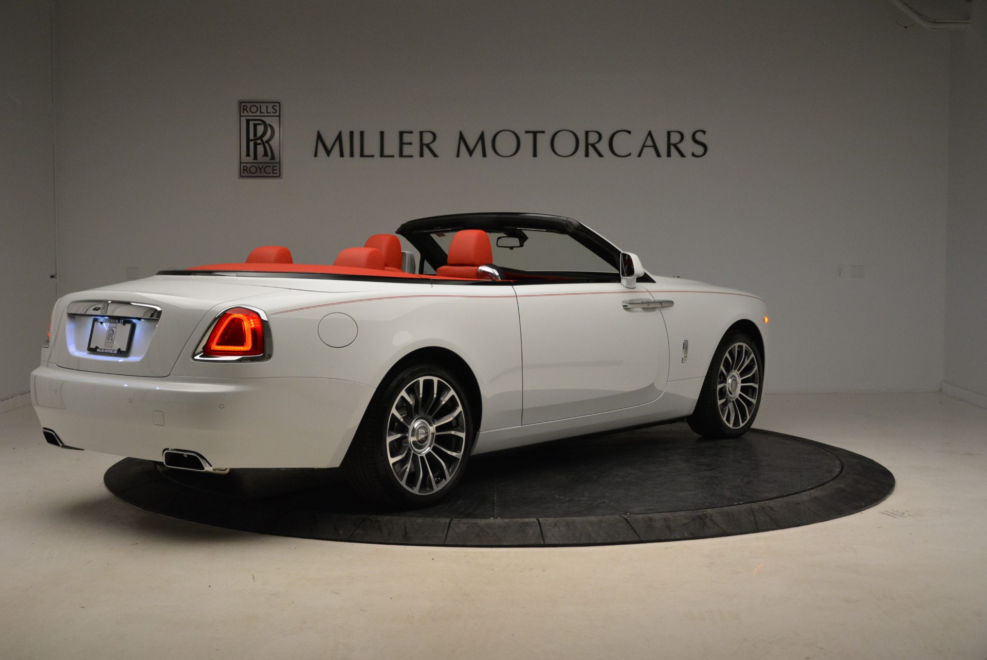 New-2018-Rolls-Royce-Dawn