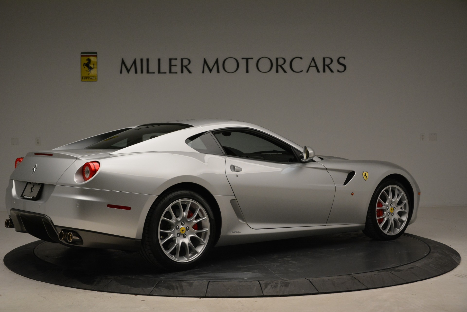 Used-2010-Ferrari-599-GTB-Fiorano