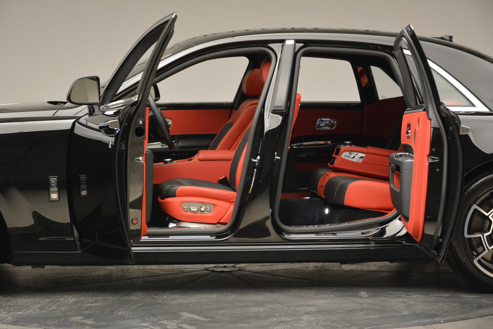 Used-2017-Rolls-Royce-Ghost-Black-Badge