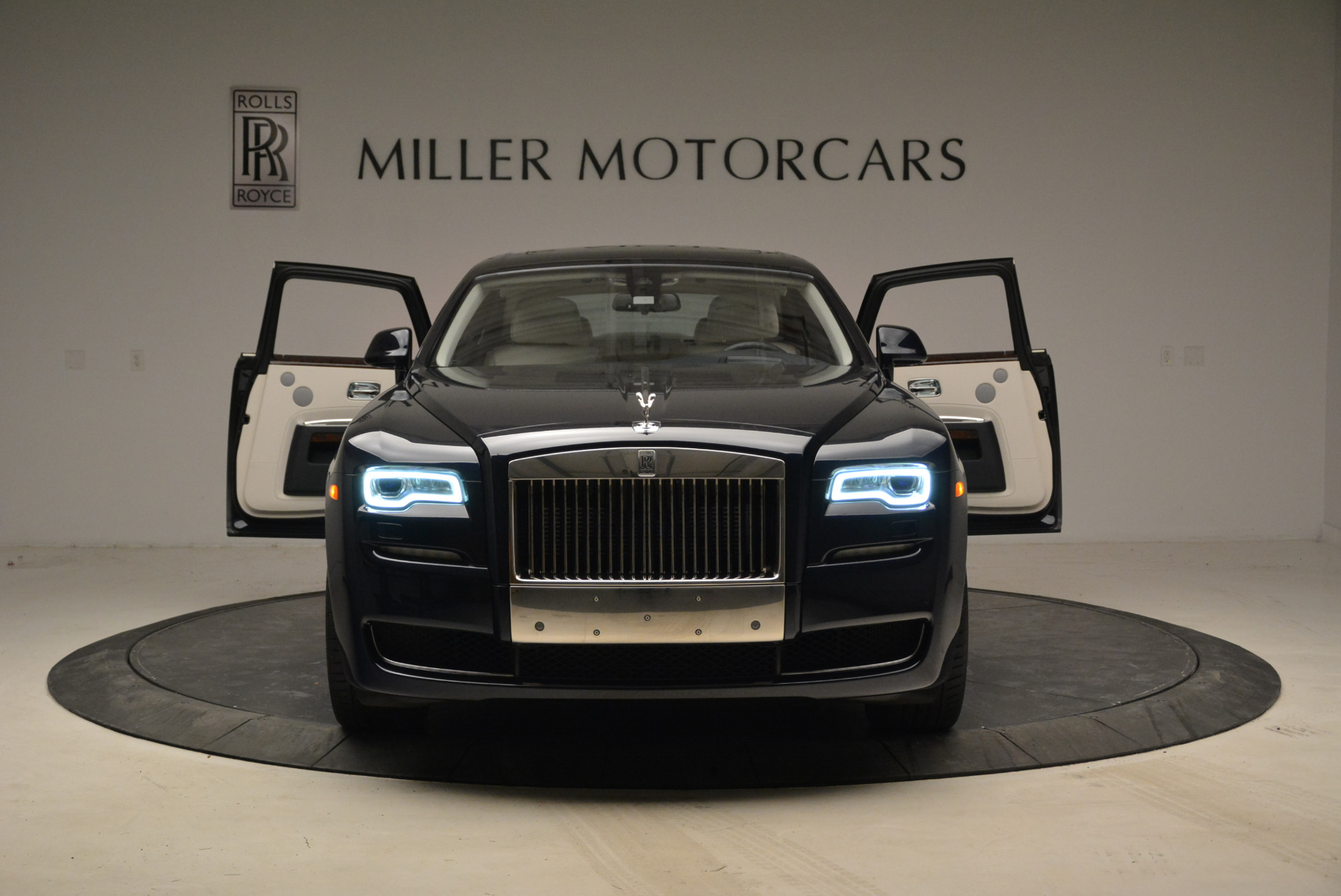 Used-2015-Rolls-Royce-Ghost