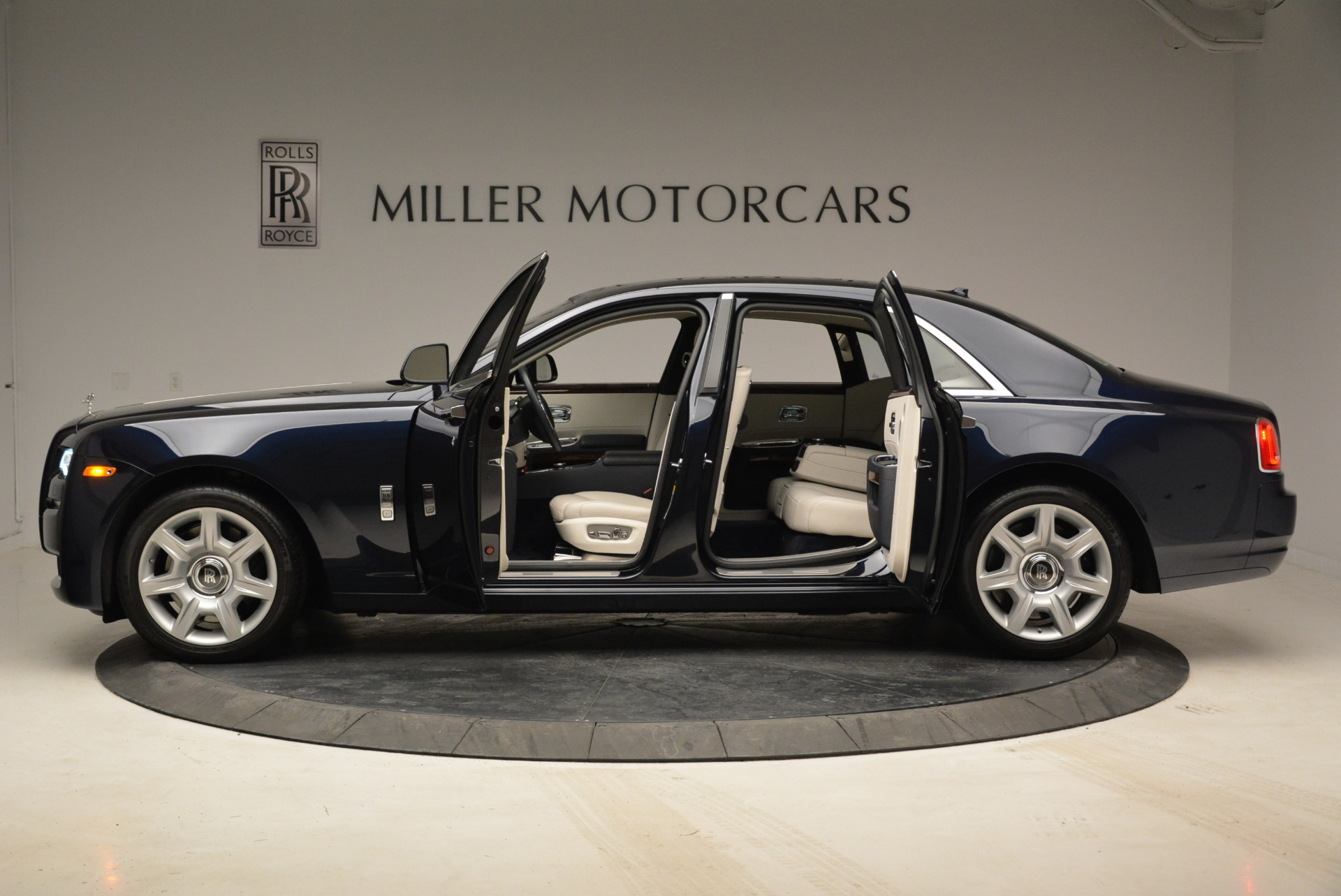 Used-2015-Rolls-Royce-Ghost