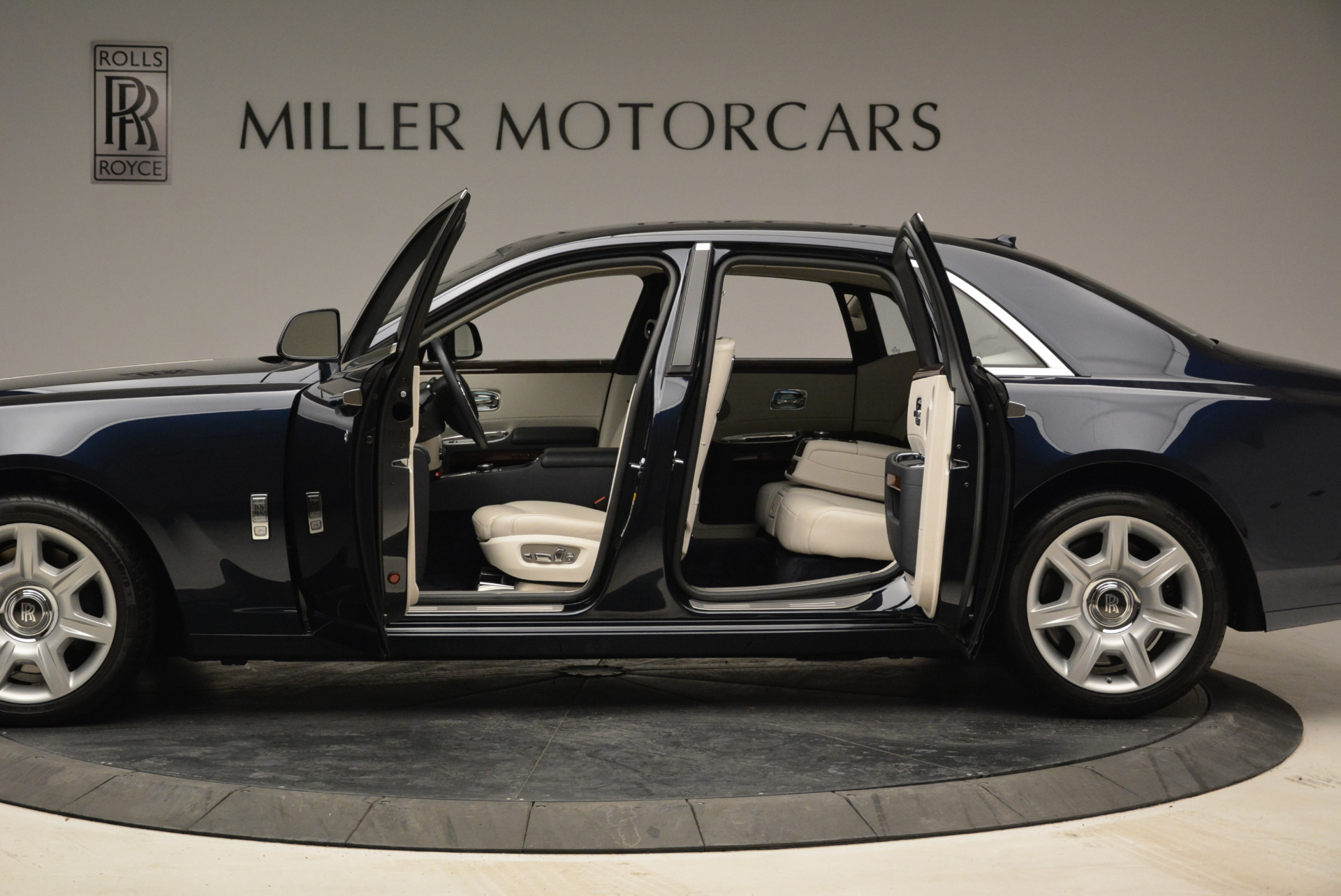 Used-2015-Rolls-Royce-Ghost