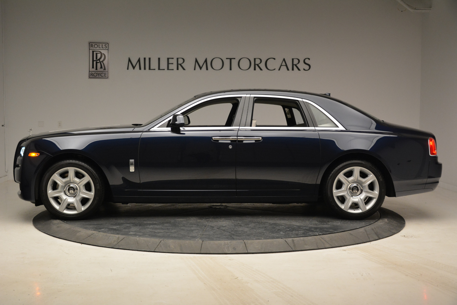 Used-2015-Rolls-Royce-Ghost