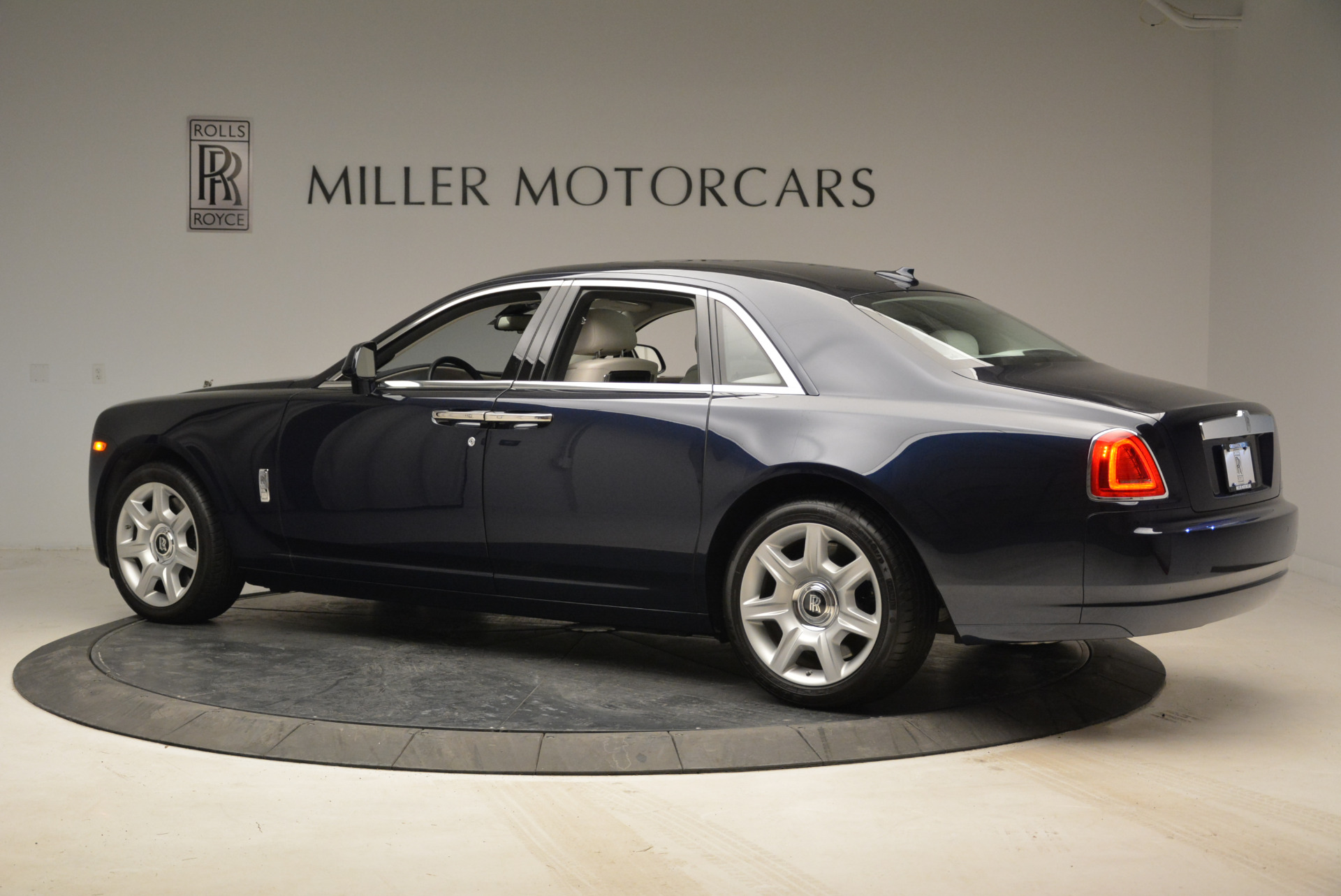 Used-2015-Rolls-Royce-Ghost