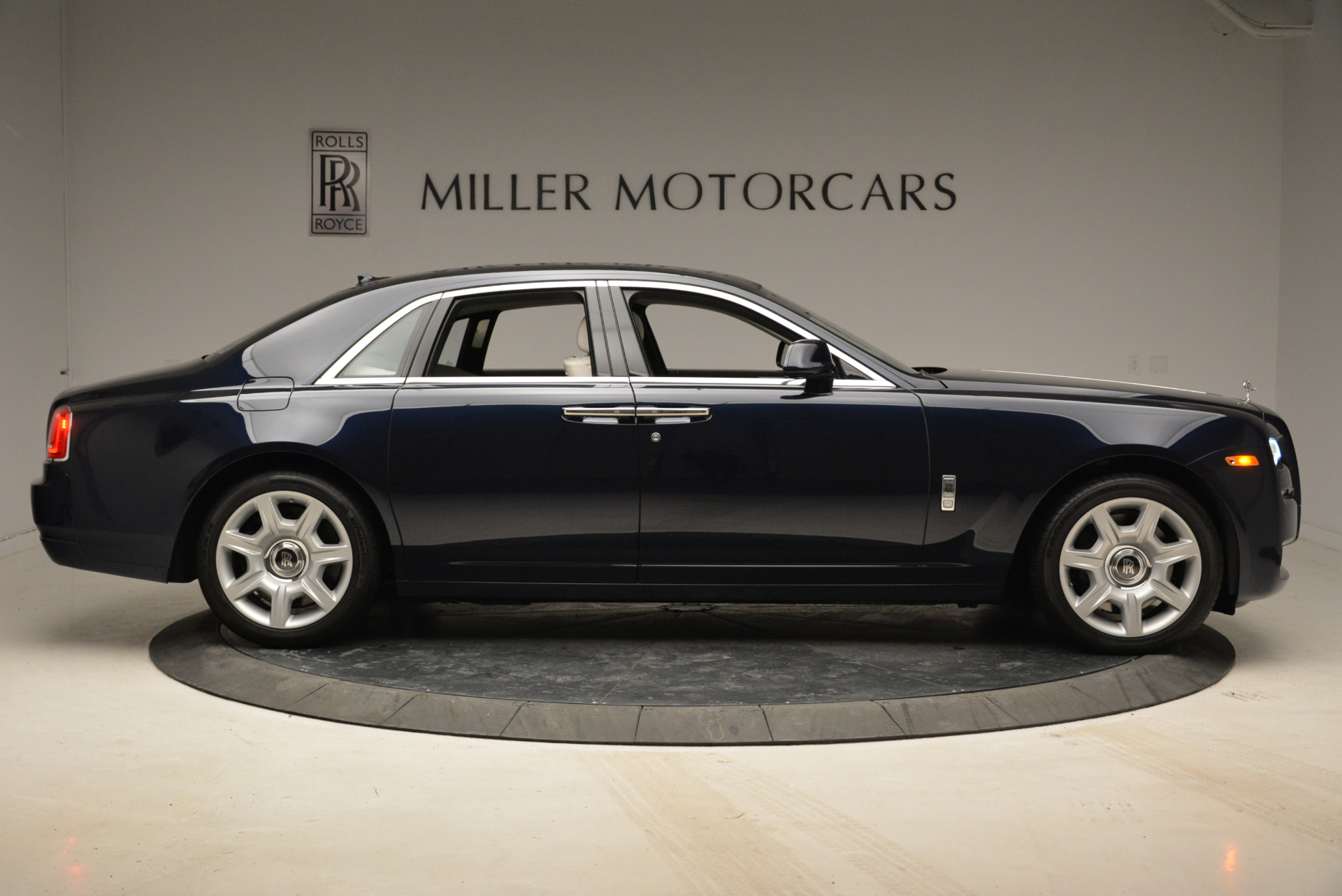 Used-2015-Rolls-Royce-Ghost