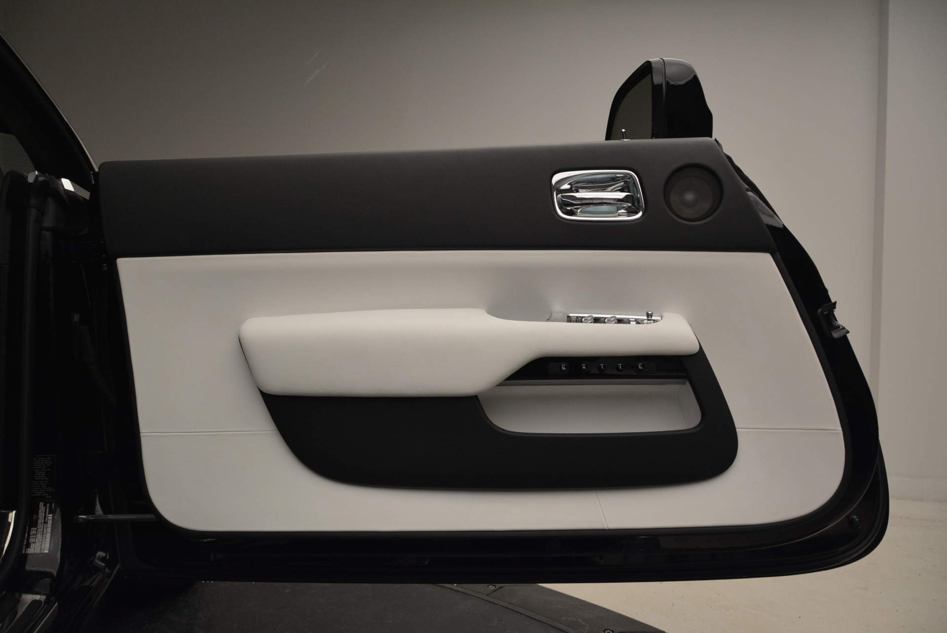 Used-2017-Rolls-Royce-Wraith-Black-Badge