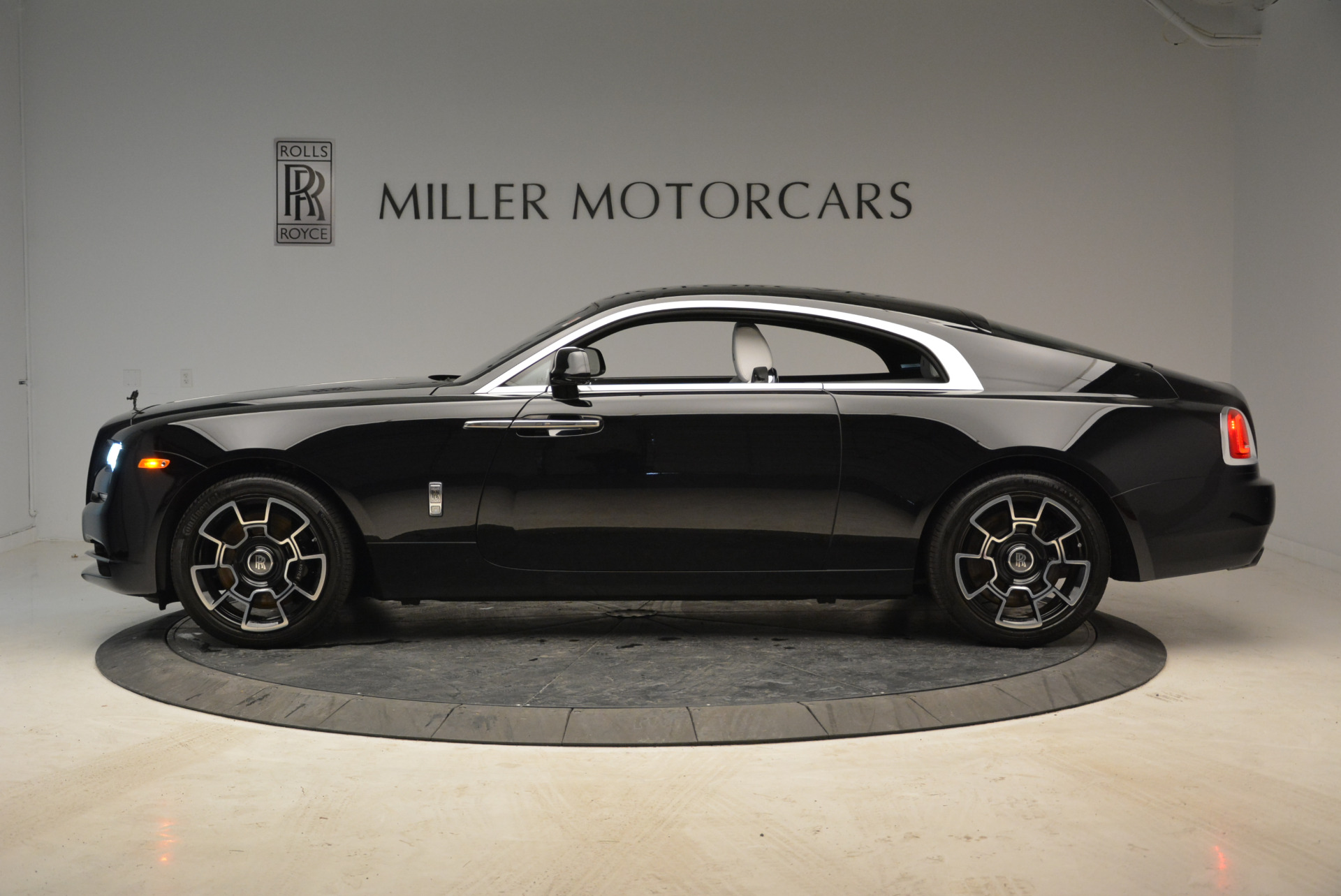 Used-2017-Rolls-Royce-Wraith-Black-Badge