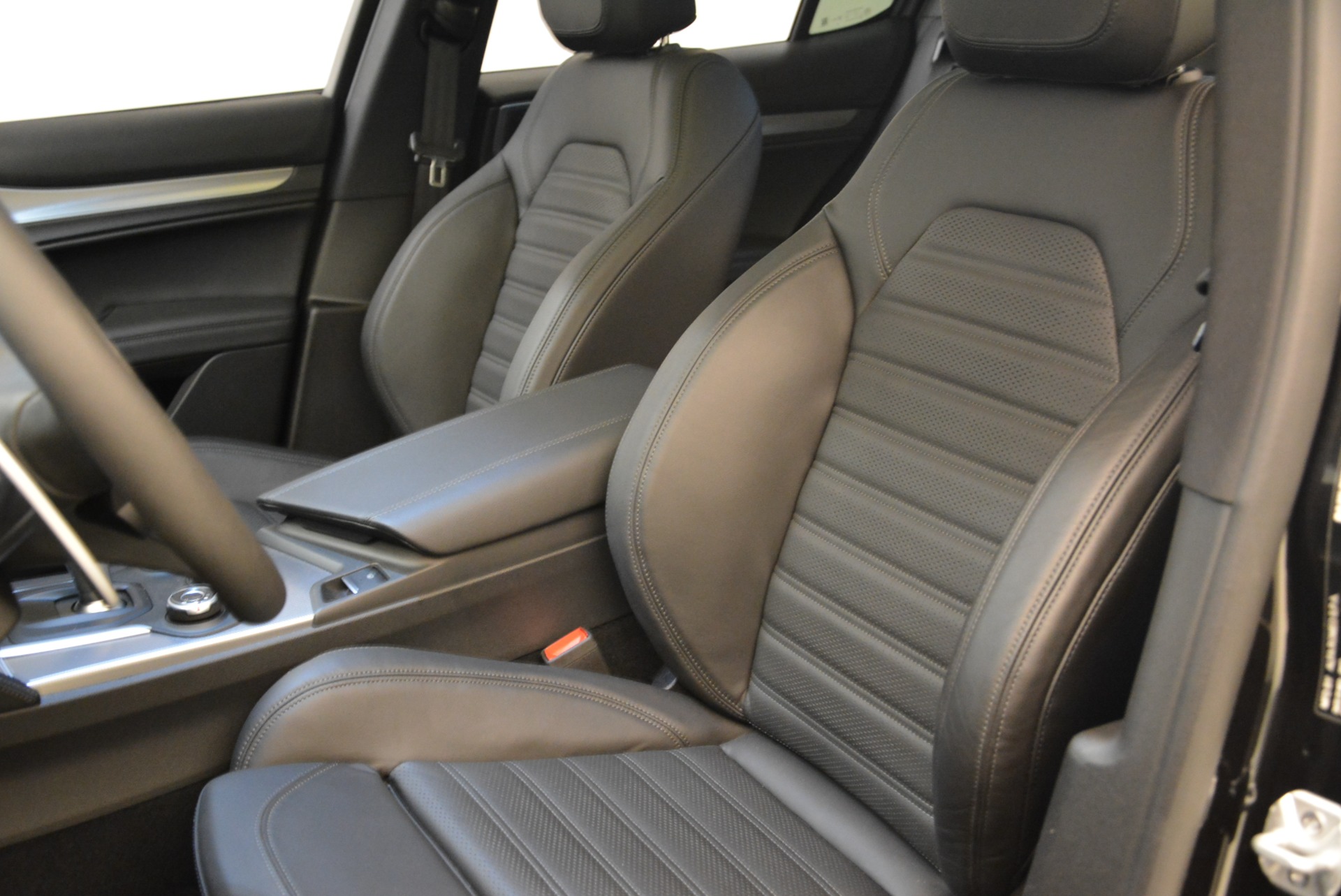 New-2018-Alfa-Romeo-Stelvio-Ti-Sport-Q4