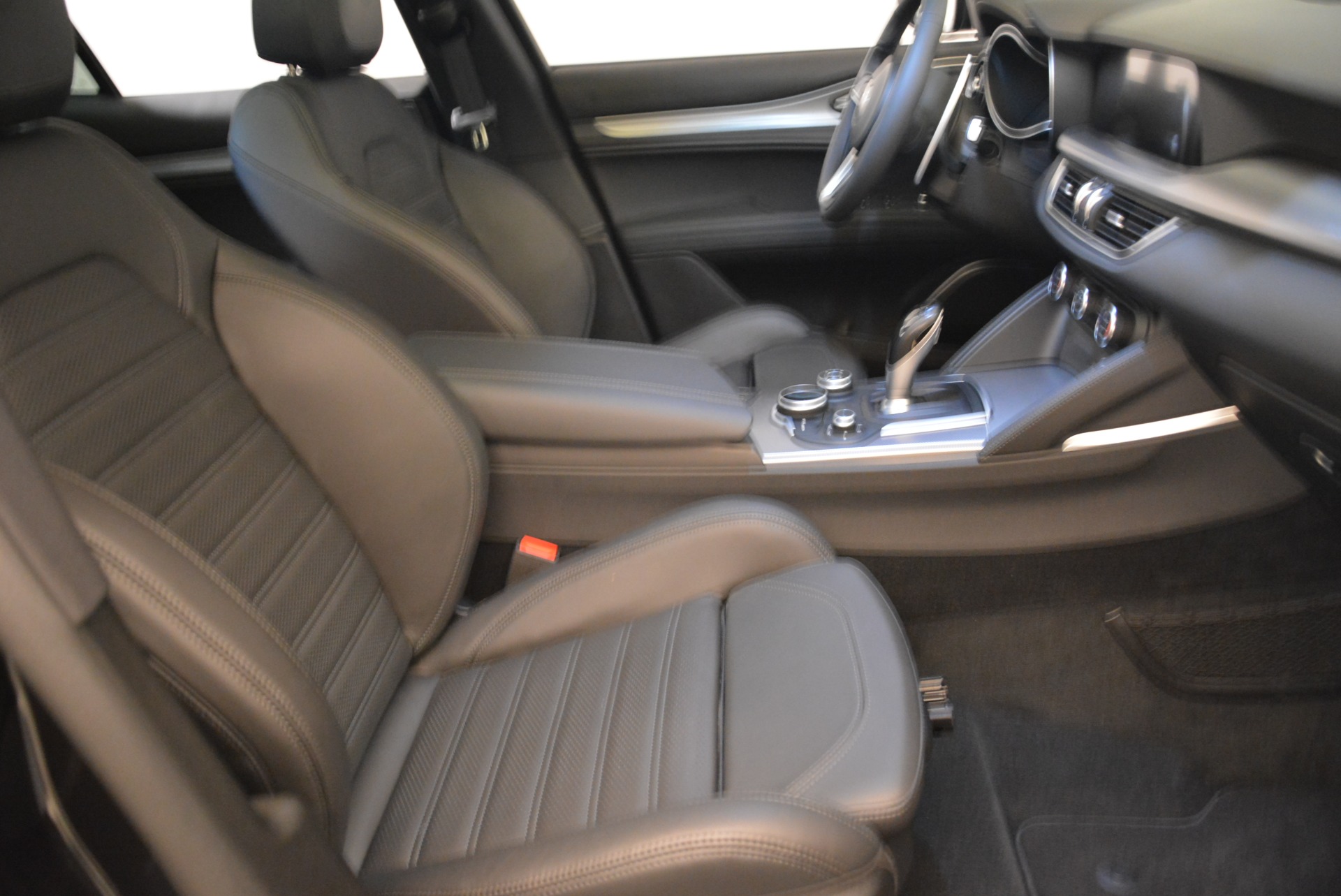 New-2018-Alfa-Romeo-Stelvio-Ti-Sport-Q4