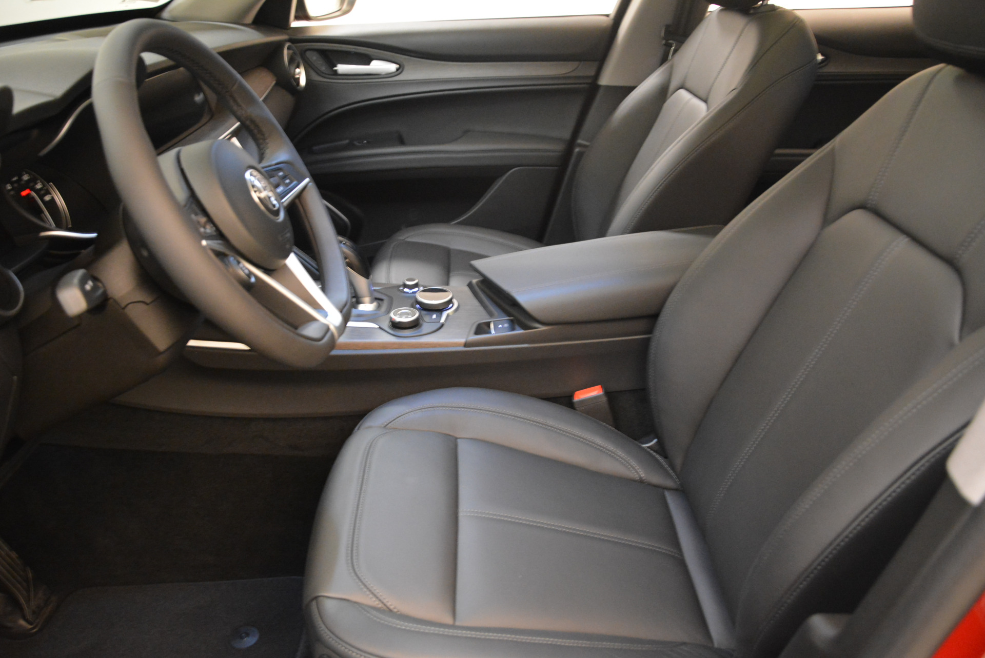 New-2018-Alfa-Romeo-Stelvio-Ti-Q4