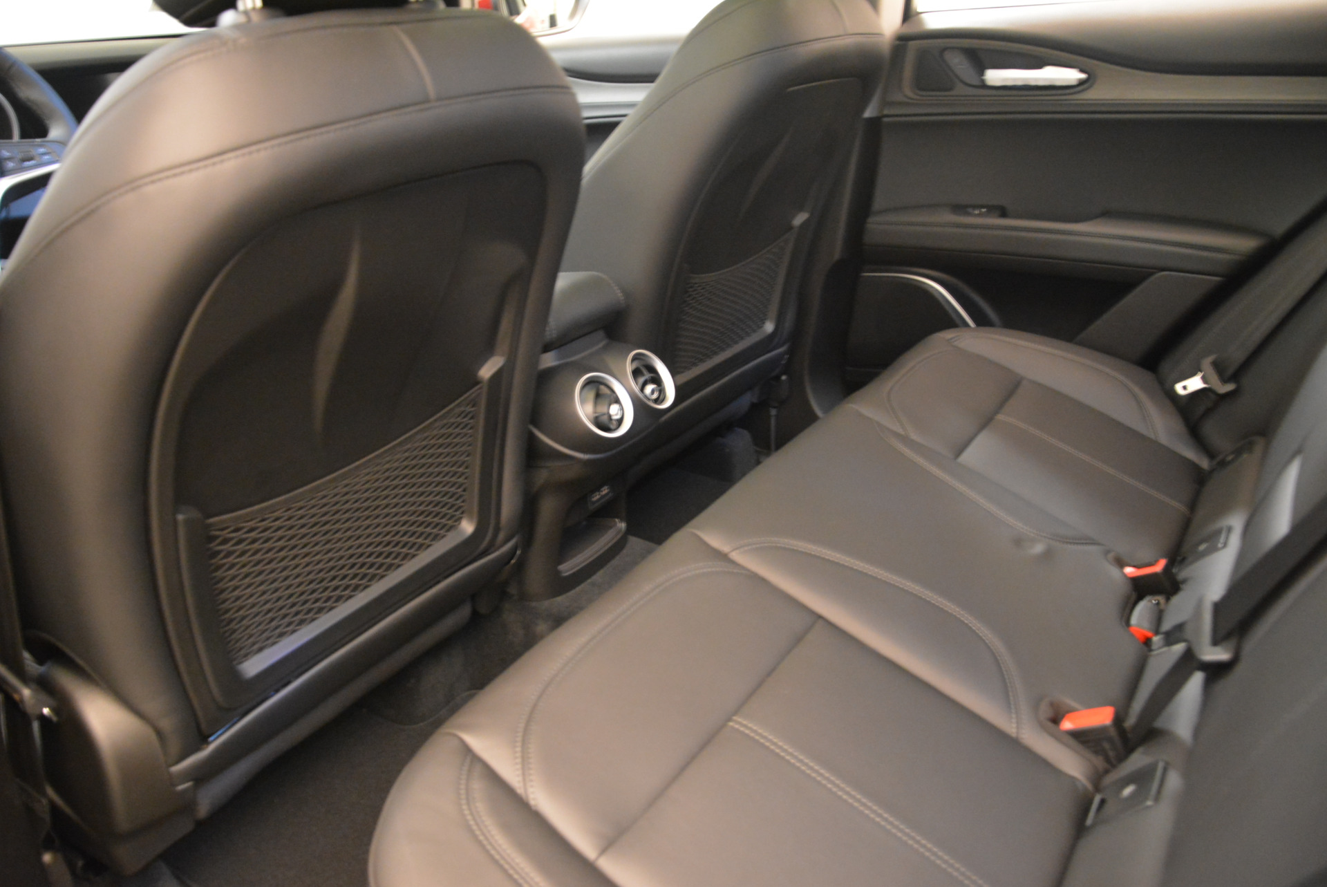 New-2018-Alfa-Romeo-Stelvio-Ti-Q4