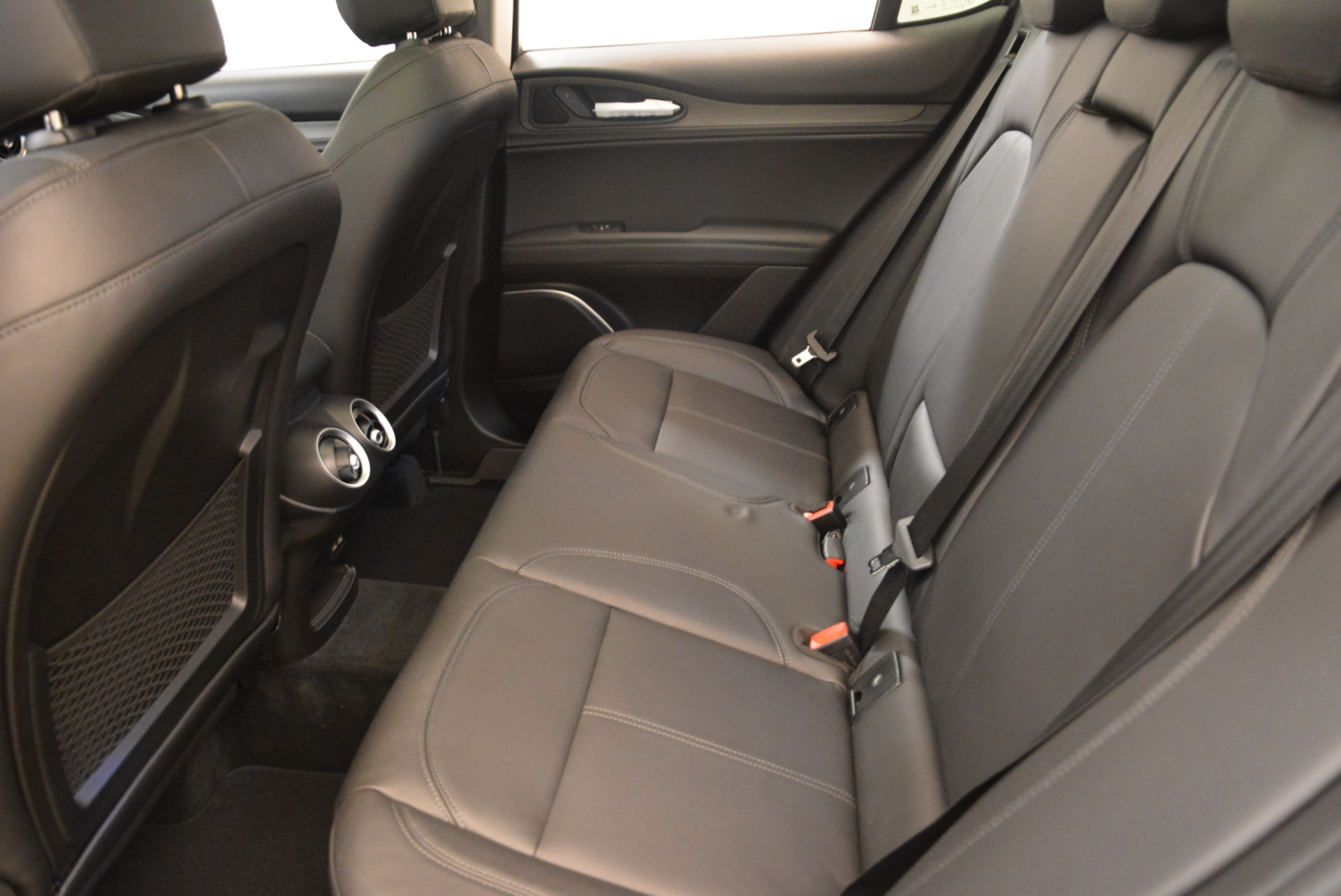 New-2018-Alfa-Romeo-Stelvio-Ti-Q4