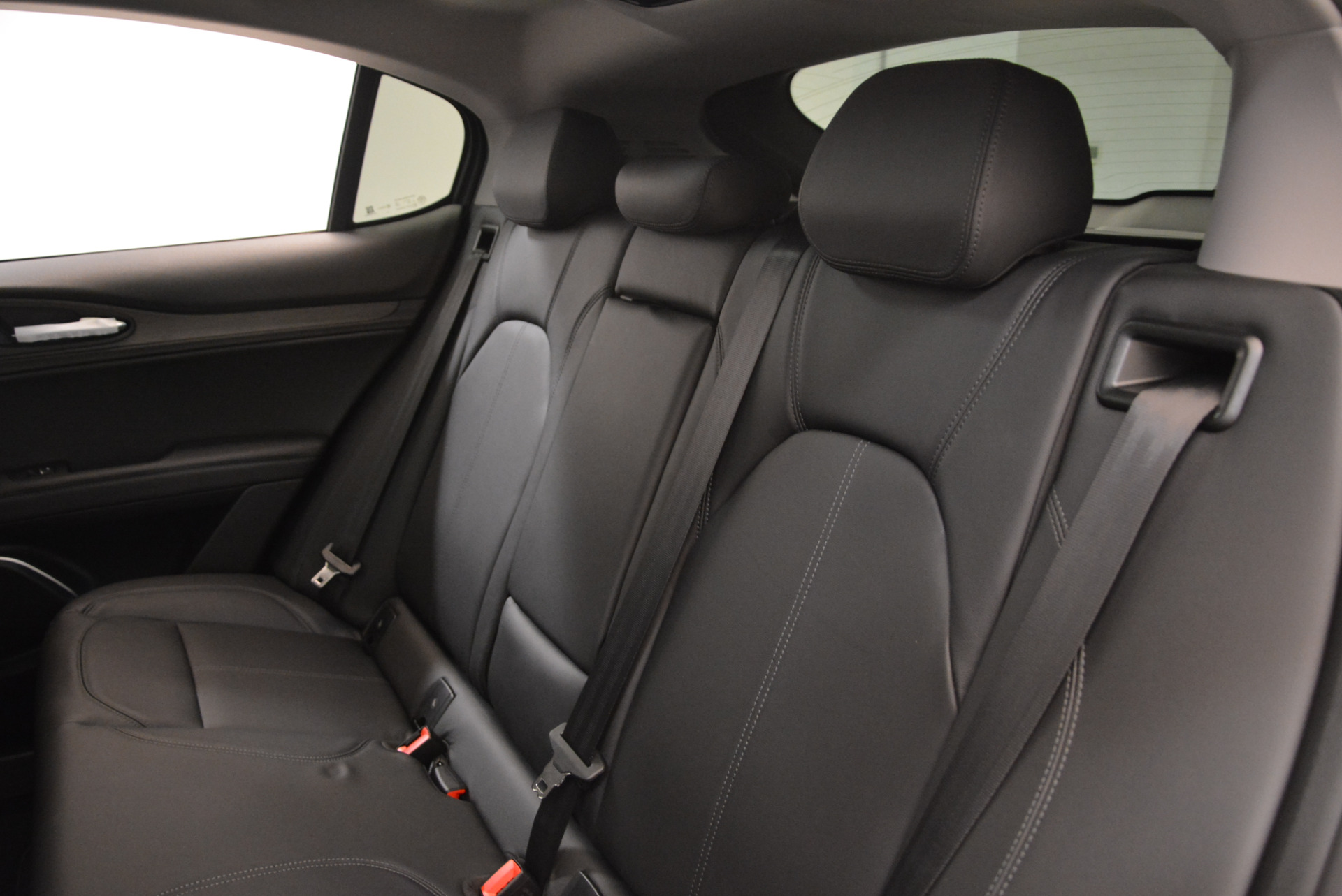 New-2018-Alfa-Romeo-Stelvio-Ti-Q4