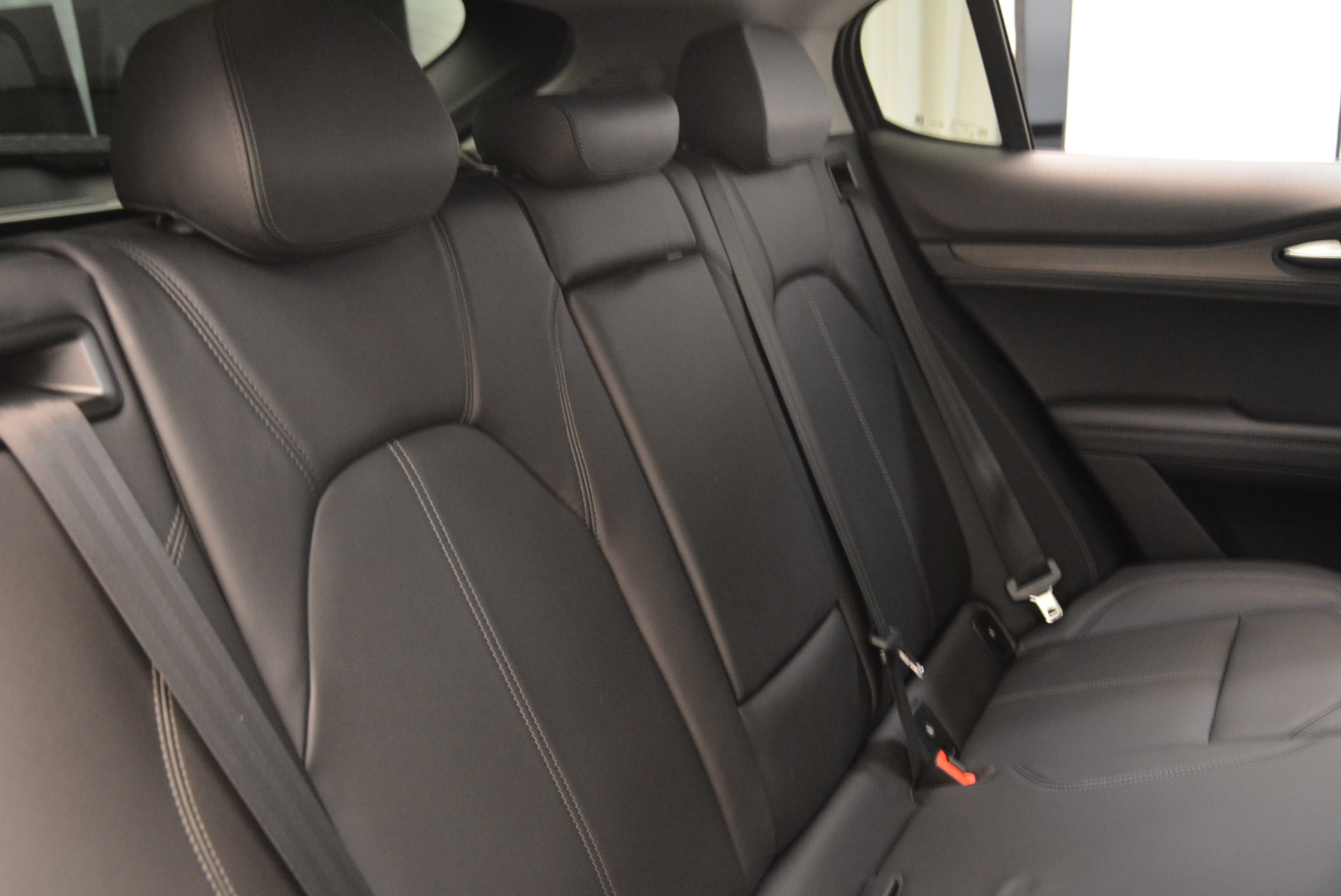 New-2018-Alfa-Romeo-Stelvio-Ti-Q4