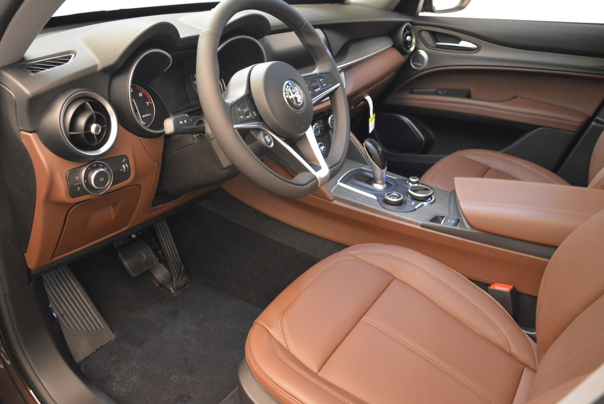 New-2018-Alfa-Romeo-Stelvio-Ti-Q4